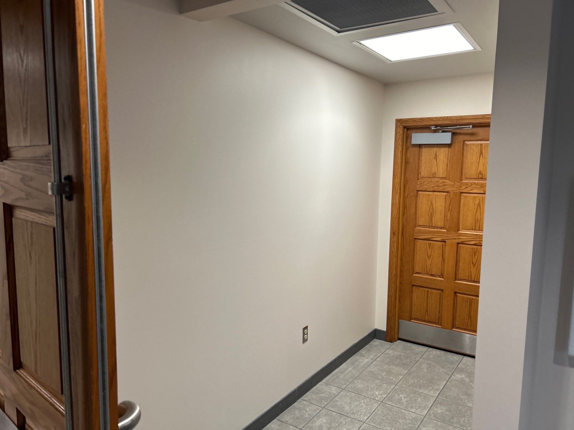 Wallpaper removal and Painting by Gordon Painting