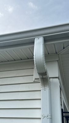 Turtle Shell gutter protection installation in Huntley, IL 60142, photograph 4