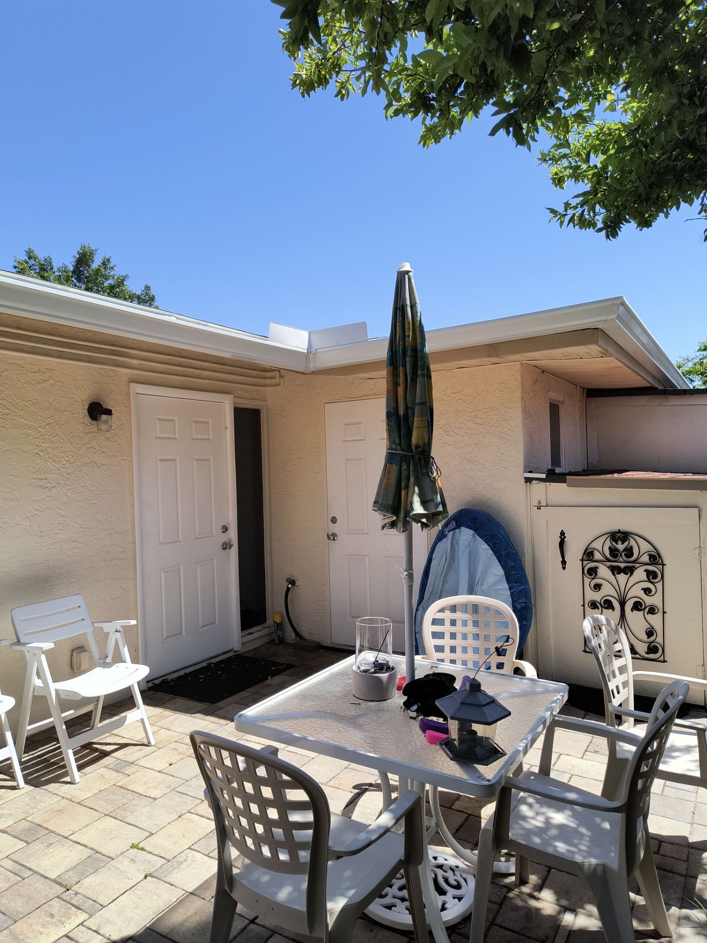 K-Style Seamless Gutter Installation using 3X4 Elbow Downspout in Sarasota FL by Gutter Professors