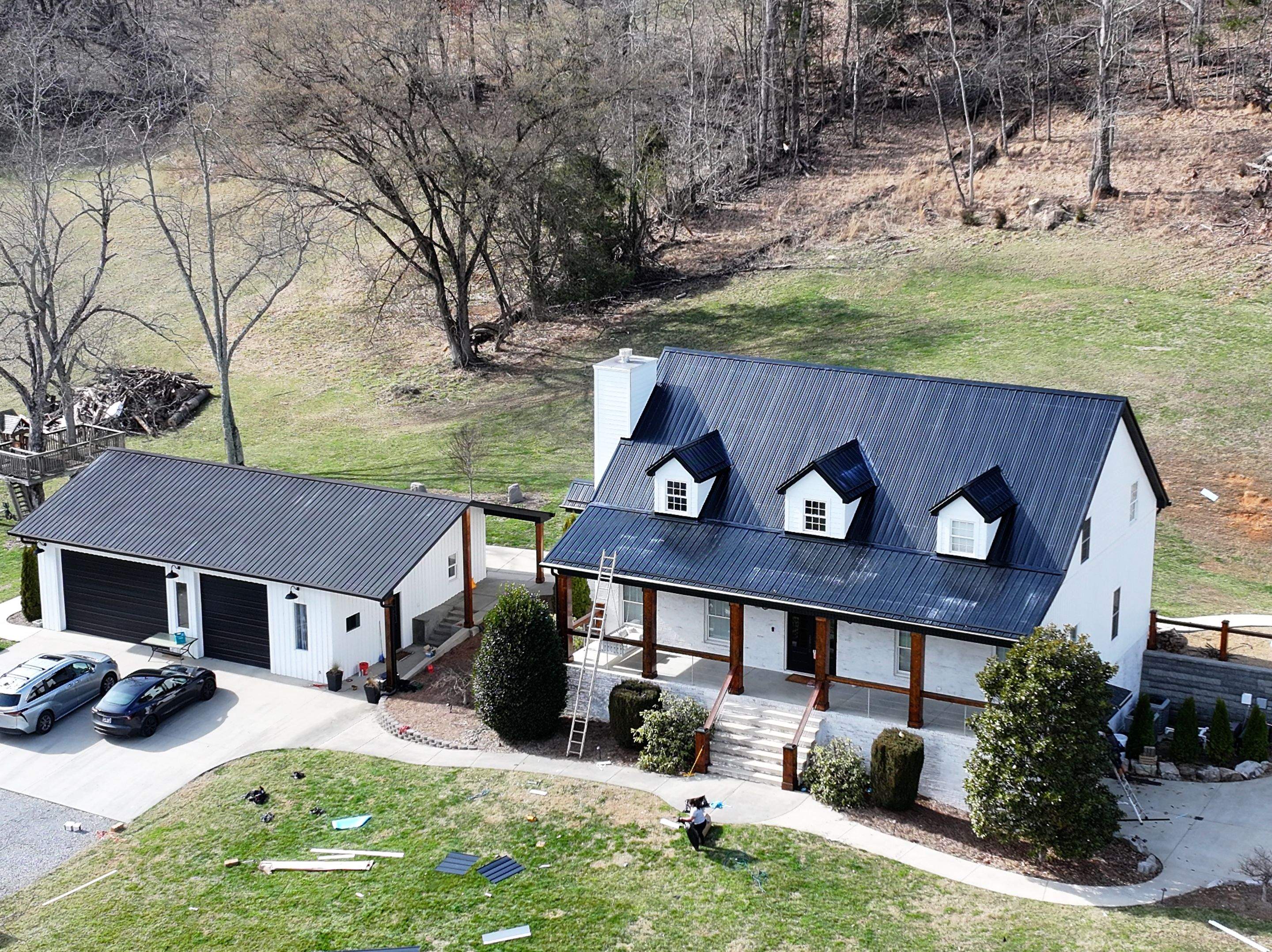 Nunn Residence by Omnia Roofing