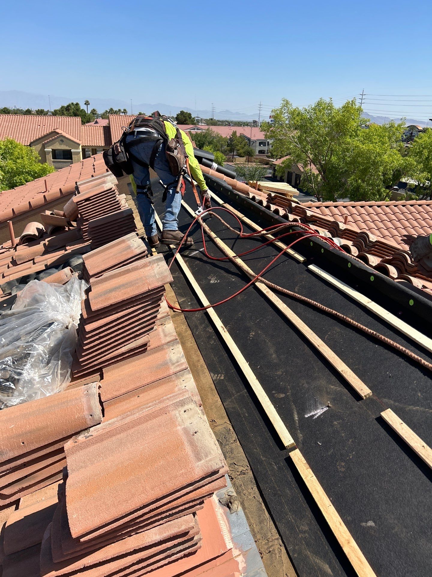 L15364-Latigo Condos by The Original Roofing Company