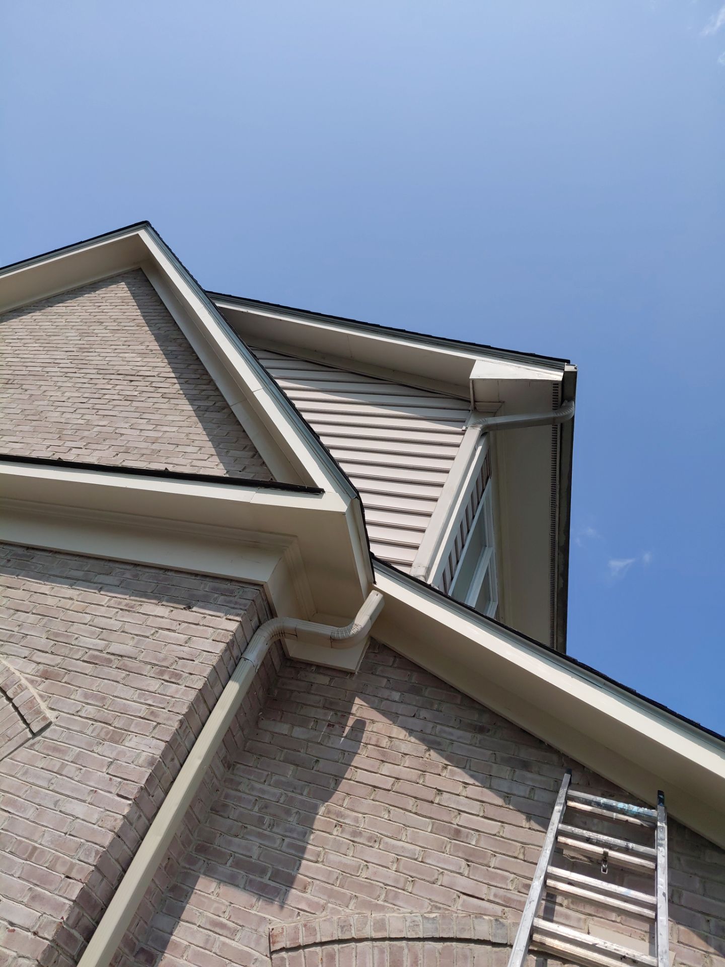 Great Falls : residential Roof with CertainTeed Landmark Pro in Max Def Moire Black  by RM Banning, Inc.