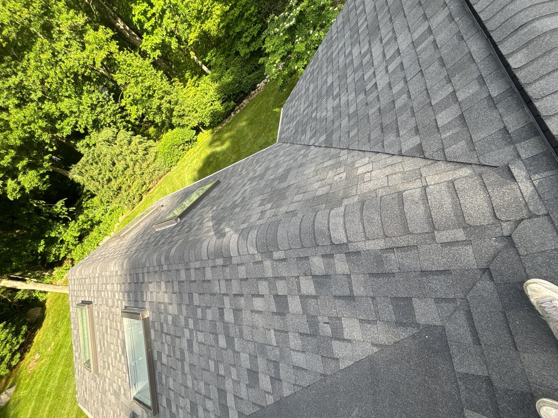 DiGiorgi installs a beautiful roof in Wilton, CT by DiGiorgi Roofing and Siding Inc