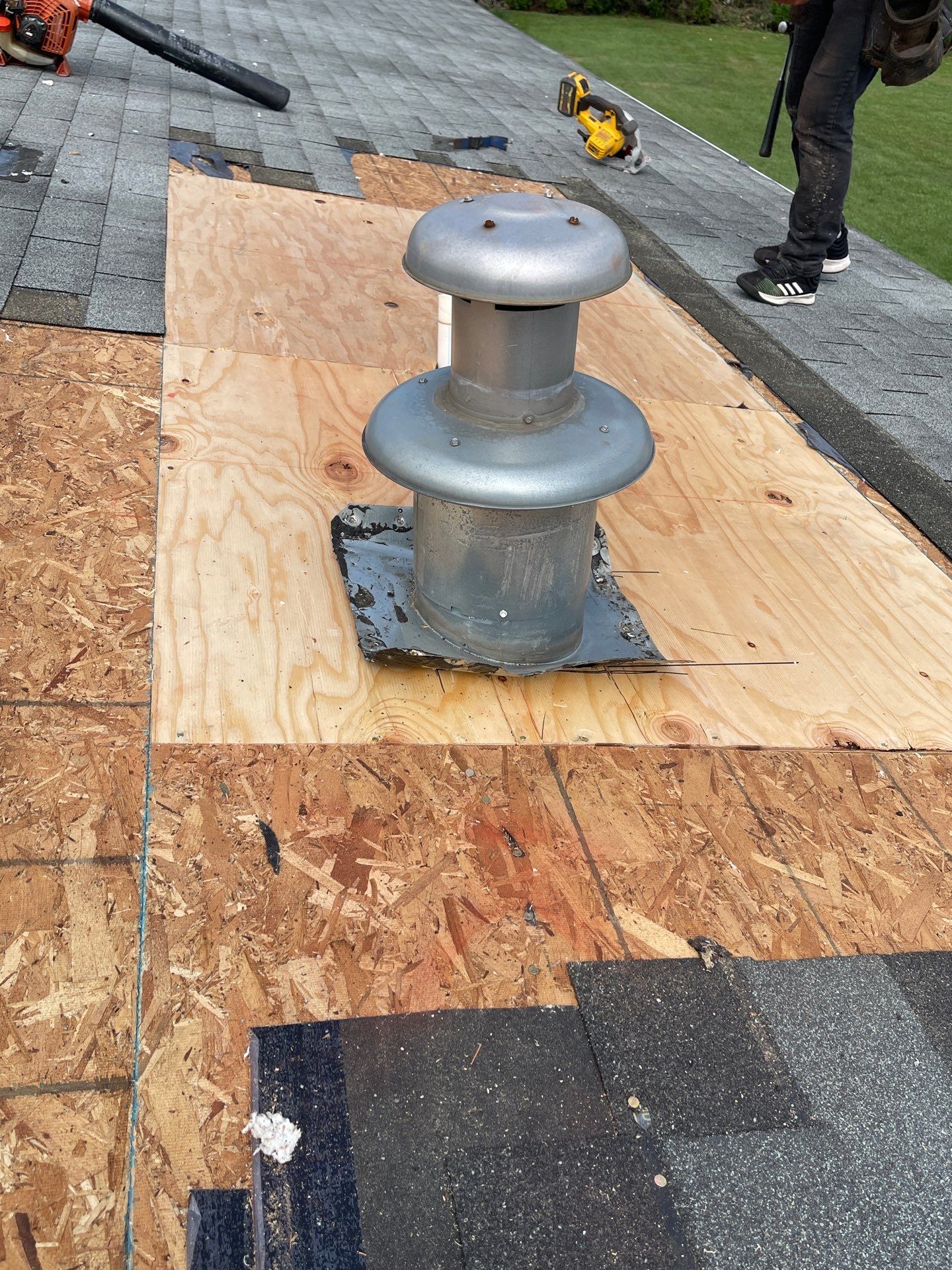 Roof and Gutter Repair in Dover PA | Leak Detection and Structural Deck Fix by Bealing Roofing & Exteriors