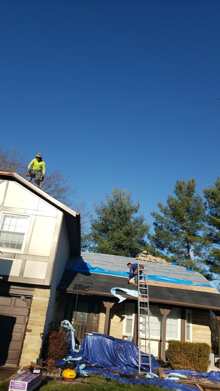 Springfield: CertainTeed Landmark Designer Shingles in Burnt Sienna by RM Banning, Inc.