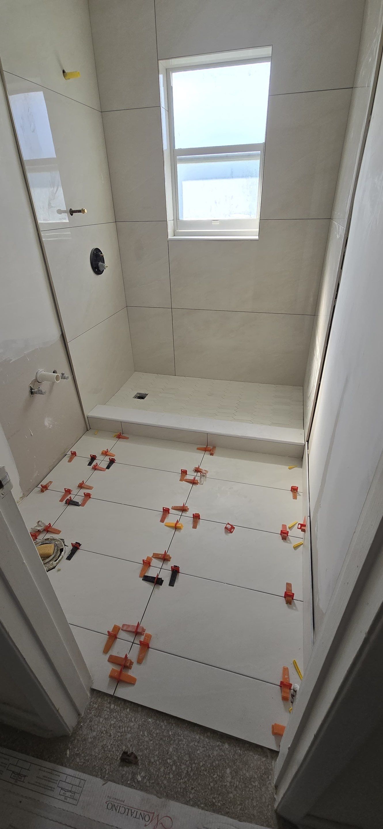 Guest Bathroom - Delray Beach by Hevi Tile