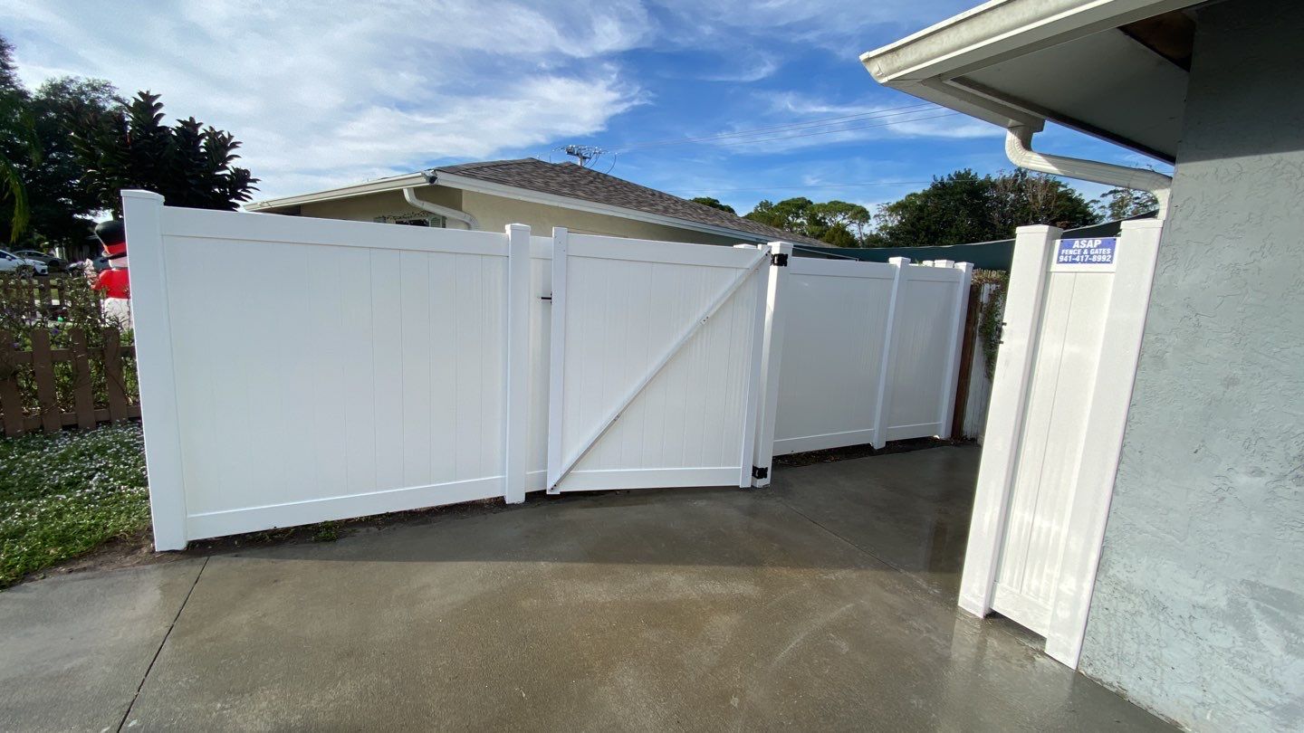 Sarasota, FL White Vinyl Privacy Fence by Asap fence and gates, LLC