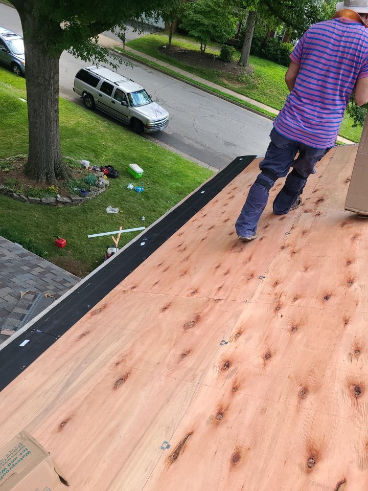 Burke: CertainTeed Landmark Pro Architectural Shingles in Max Def Weathered Wood by RM Banning, Inc.