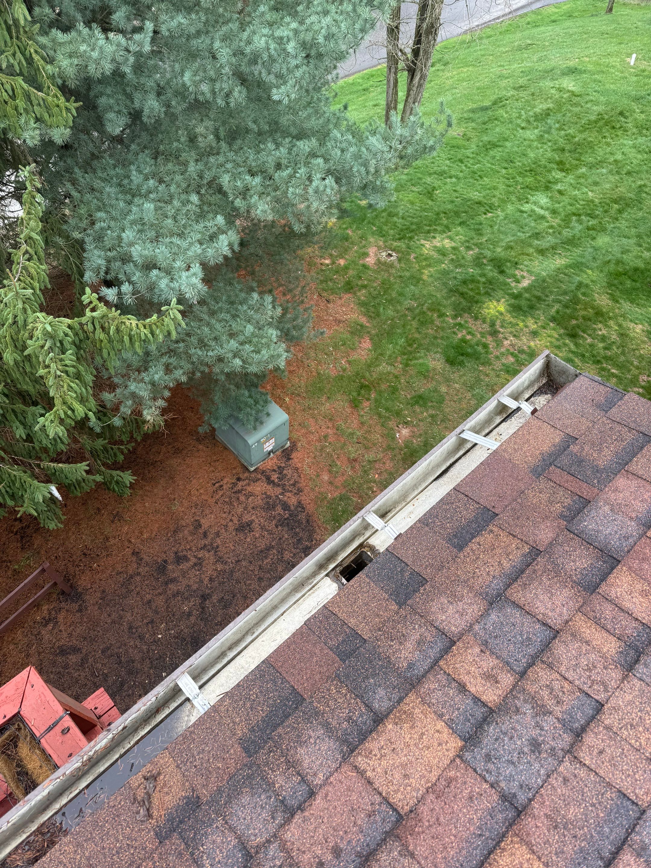 HOA gutter cleaning after photo.