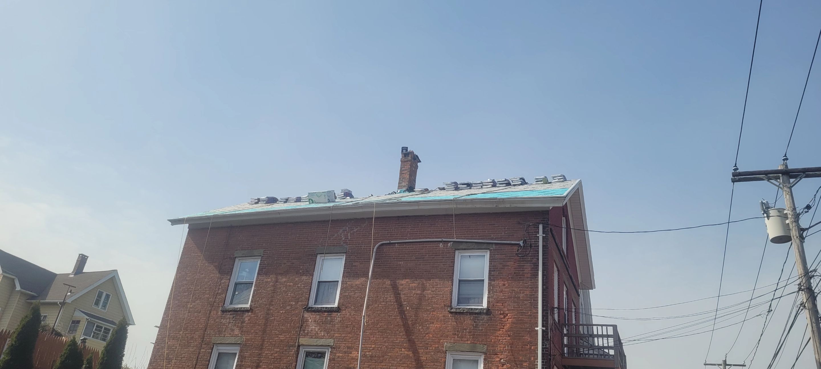 DiGiorgi in Derby;  A beautiful newly shingled roof! by DiGiorgi Roofing and Siding Inc