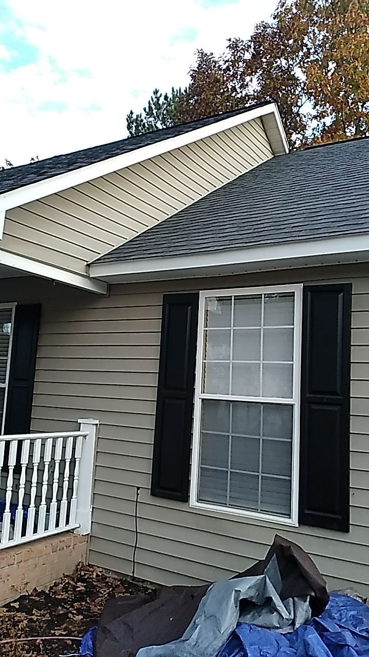 Residential Roofing Installation using Owens Corning Oakridge- Williamsburg Gray by Indigo State Roofing