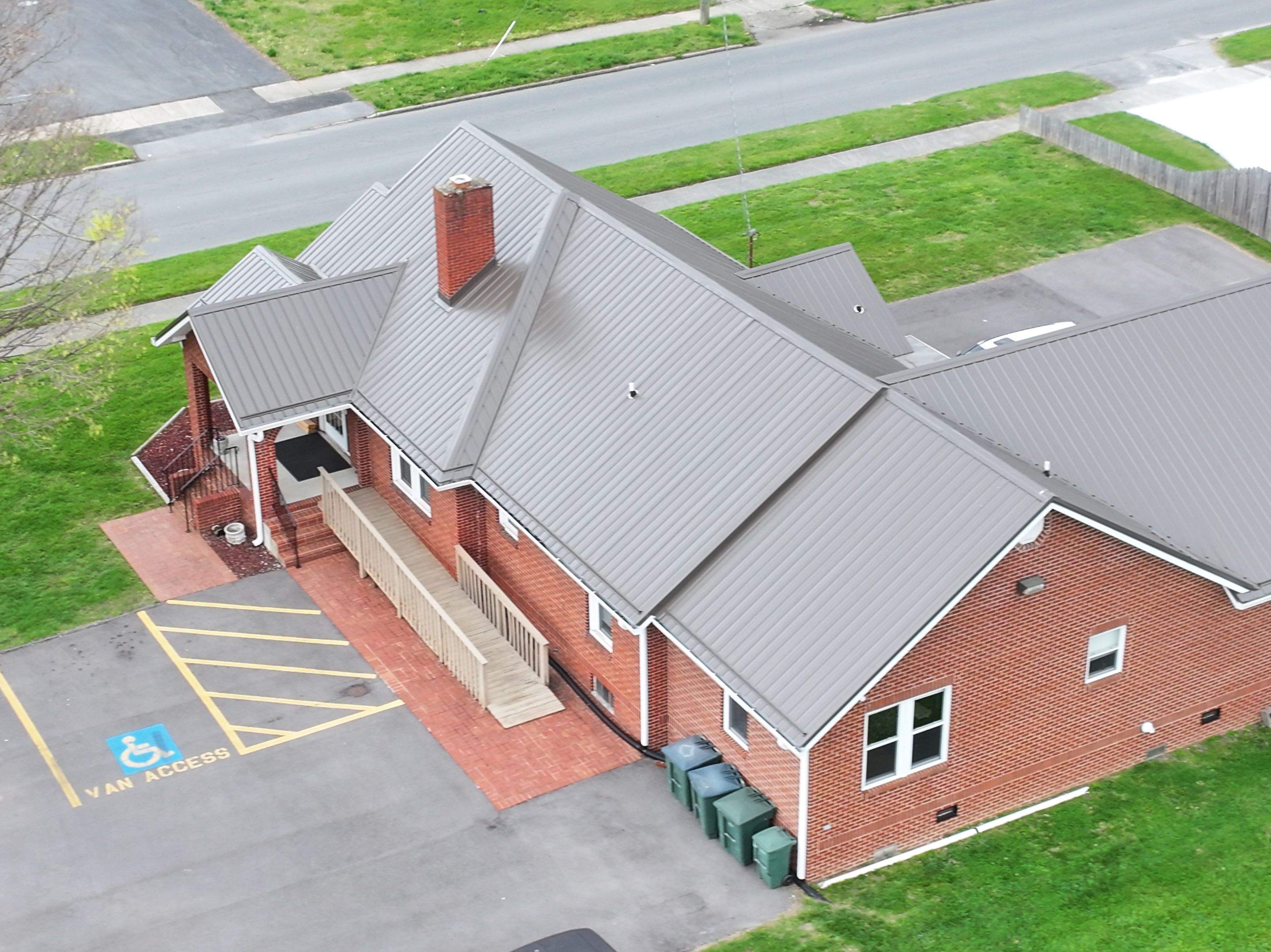 Carter County Planning Office by Omnia Roofing