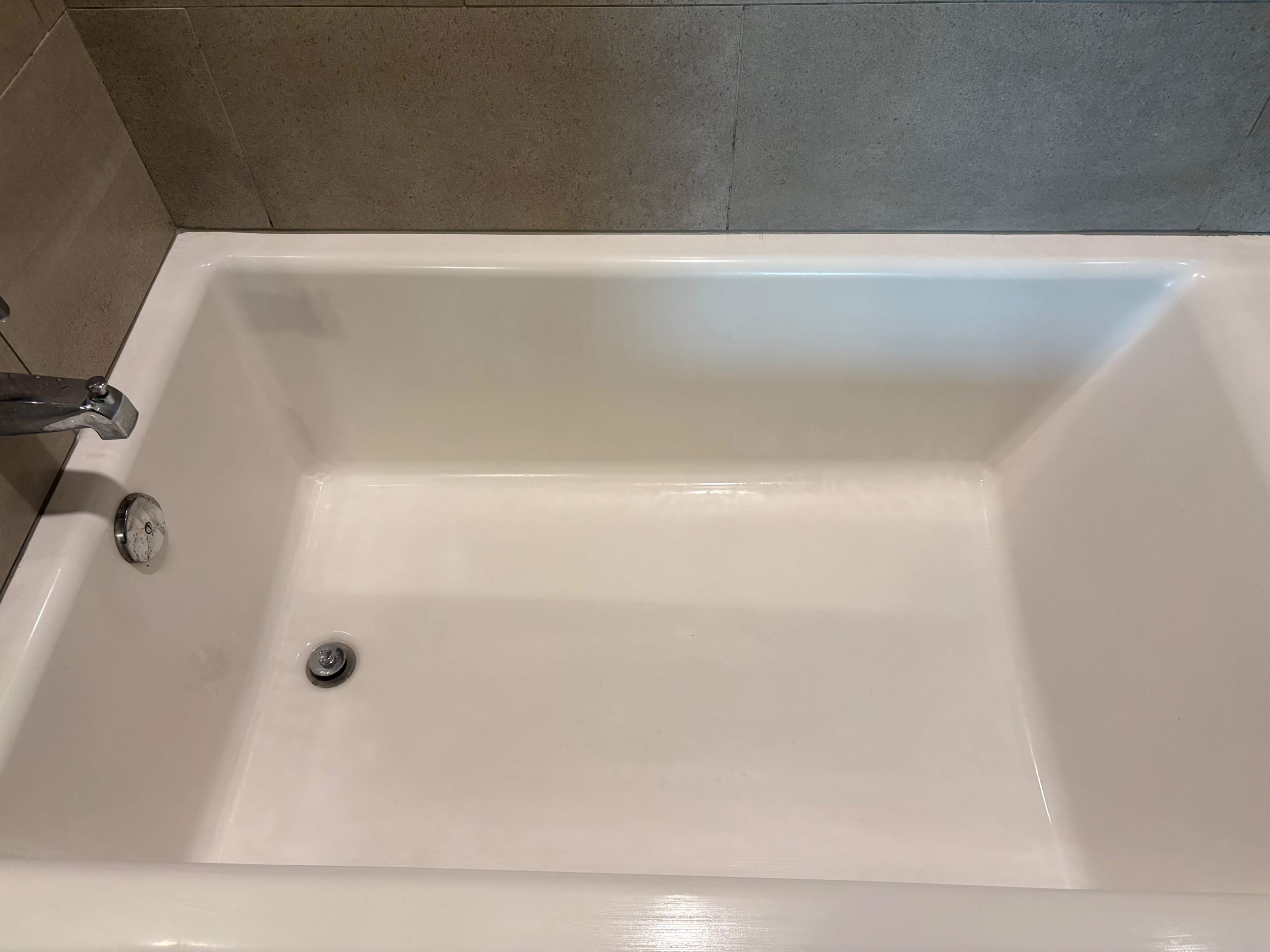 Bathtub Deep Clean by Surface Experts - Cypress / North Katy