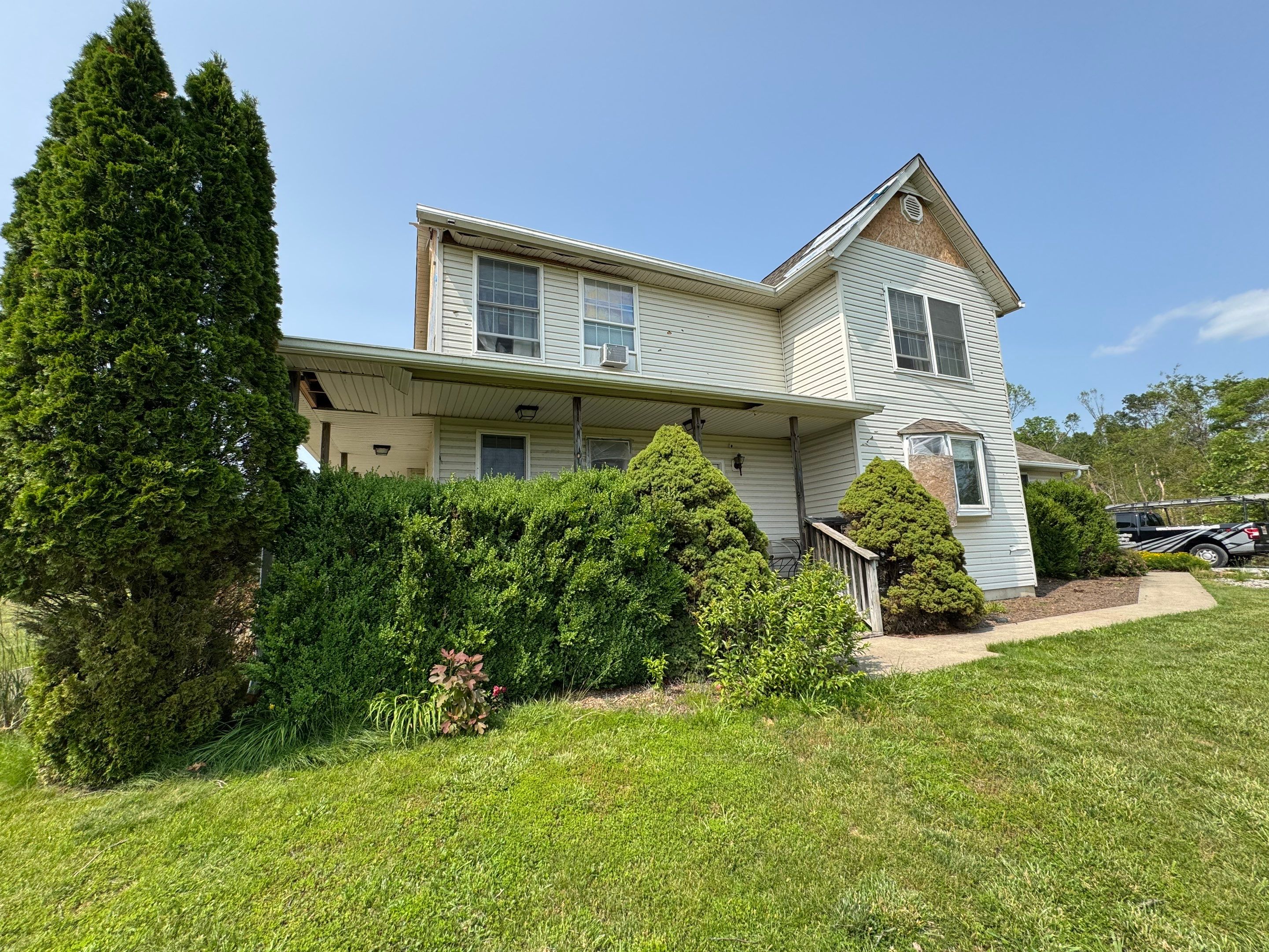 Exterior & Window Installation using CertainTeed Mainstreet & ViWinTech Windows by Koontz Construction