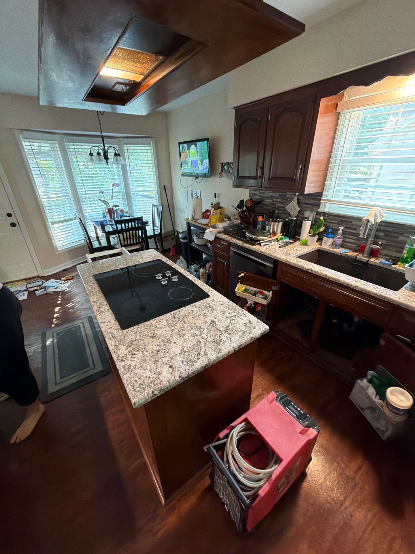 Kitchen Water Mitigation and Structural Drying Service in Blue Springs by Fine Restoration