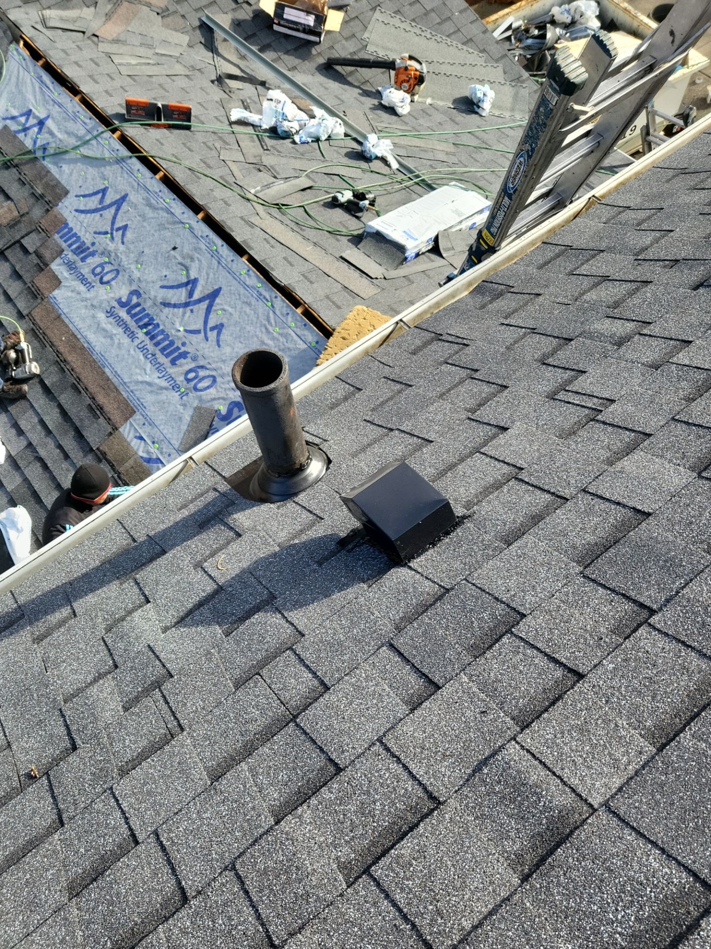 Atlas Pinnacle, Color: Pewter, Drip Edge: White by Eagle Eye Roofing