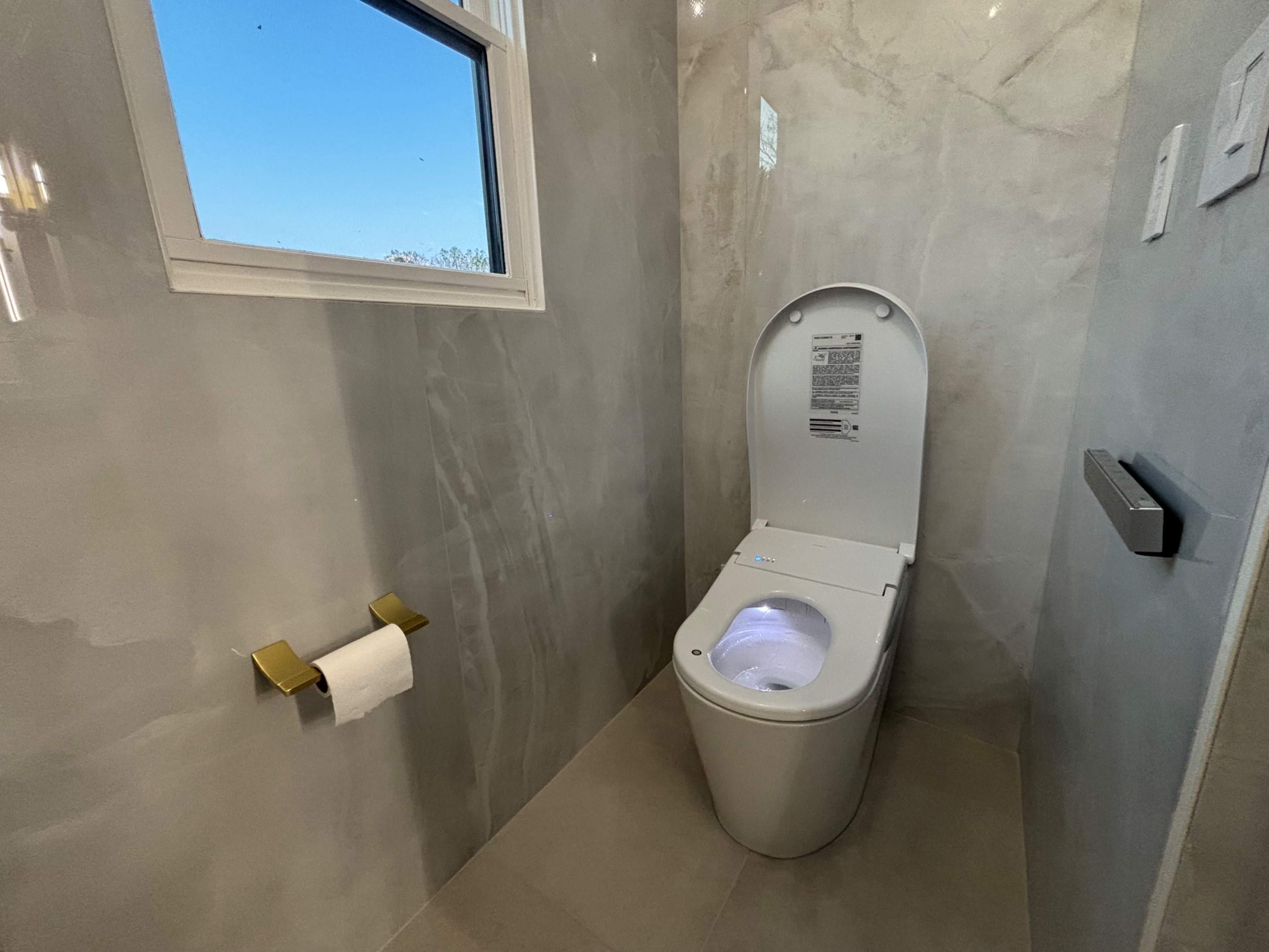 Master bathroom renovation by Prudencio