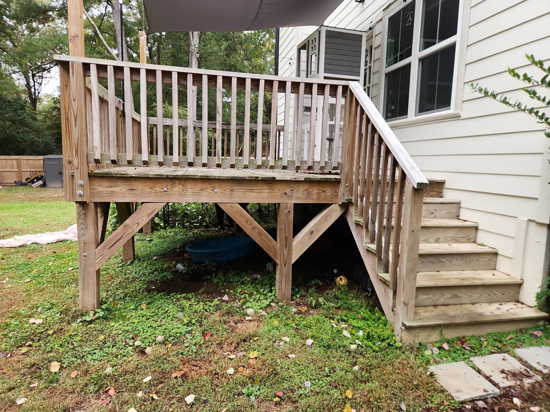 Wood Deck using Wood Sealant by DuraSeal
