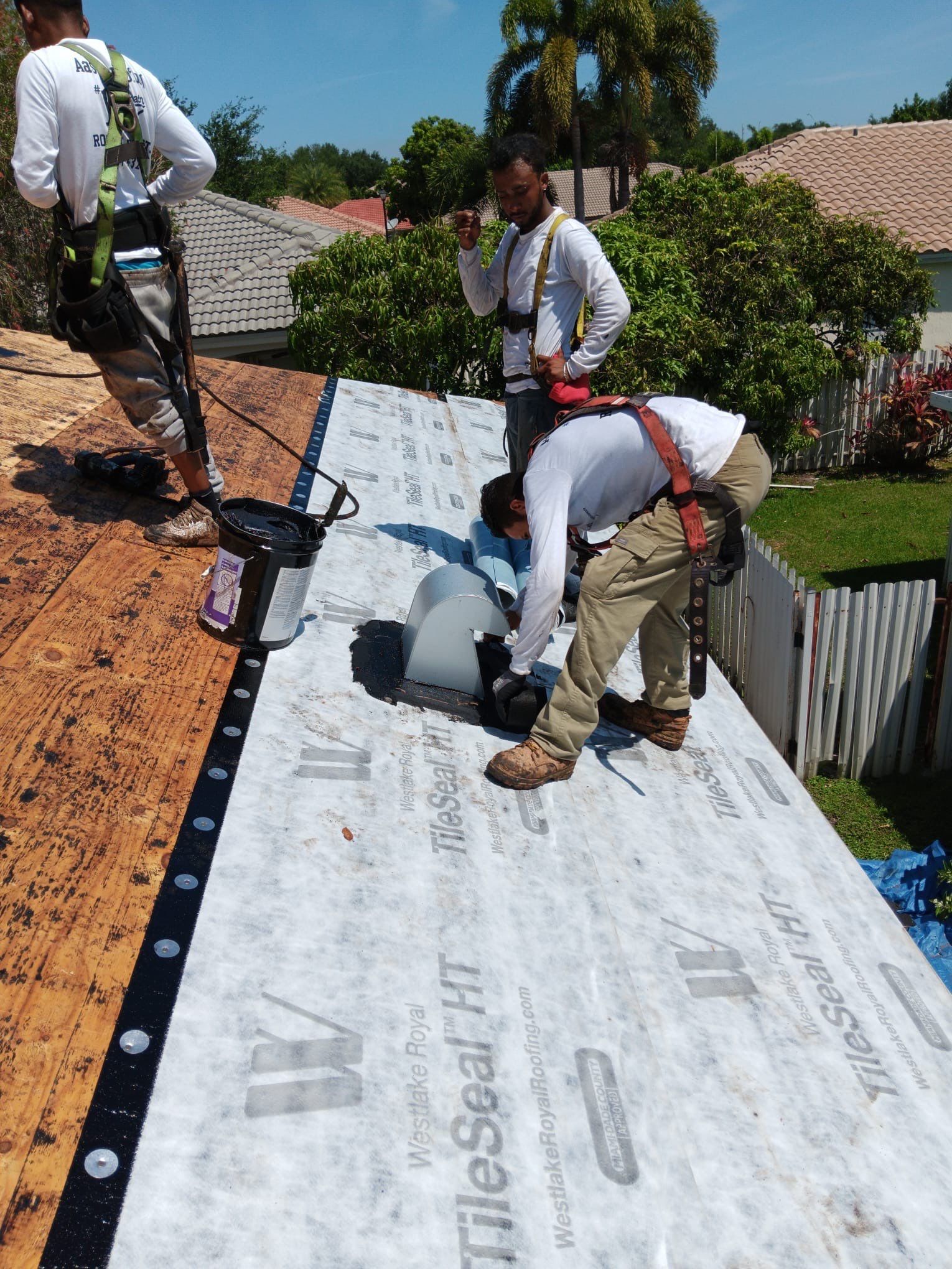 Tile Roof Replacement in Miramar – A Seamless & Professional Experience by Aastro Roofing