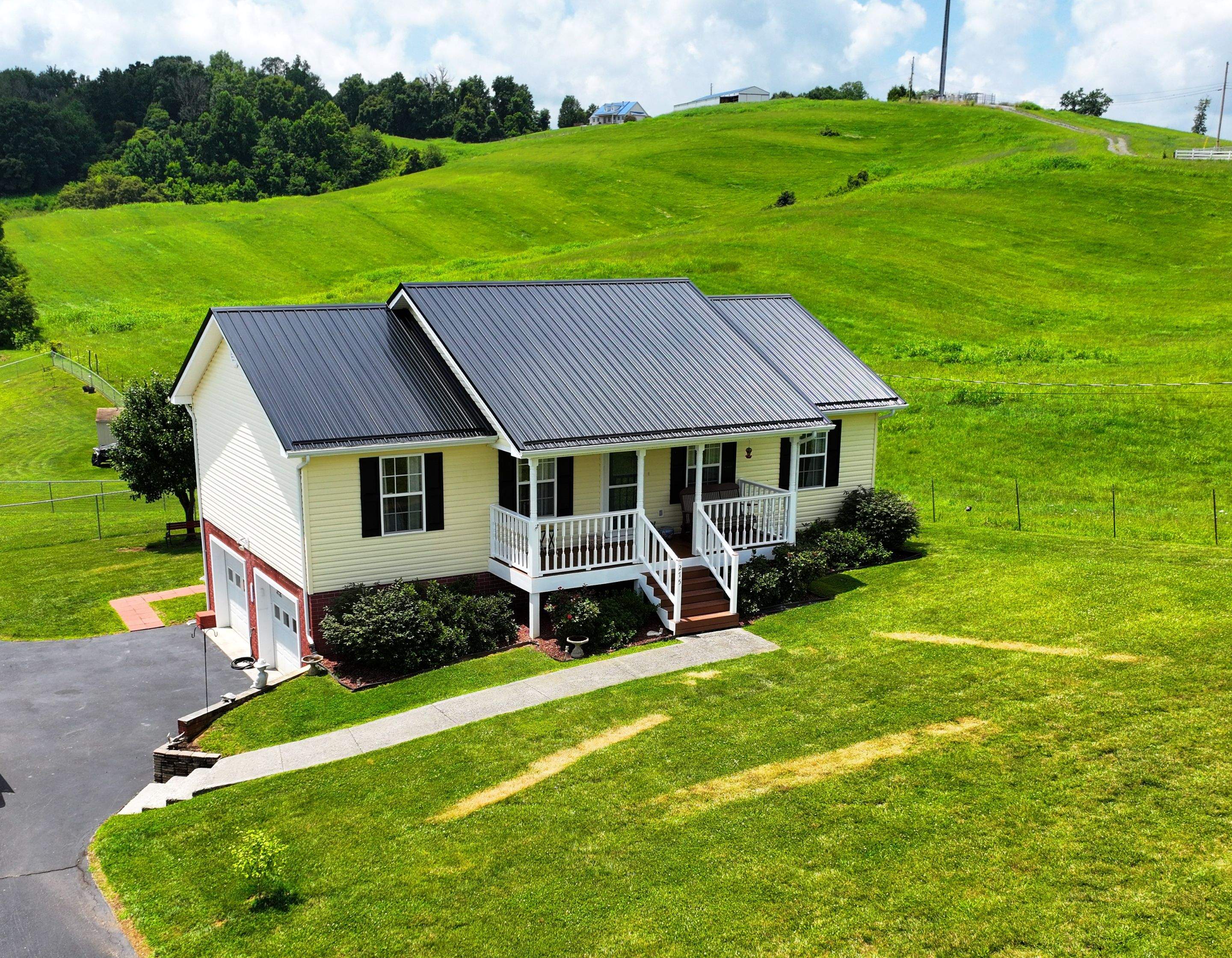 Shortridge Residence by Omnia Roofing