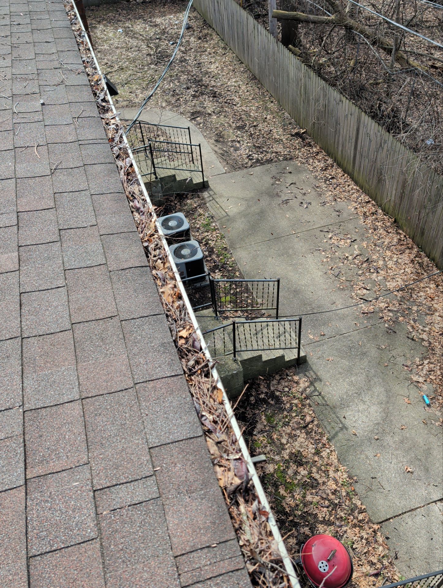 HOA gutter cleaning before photo