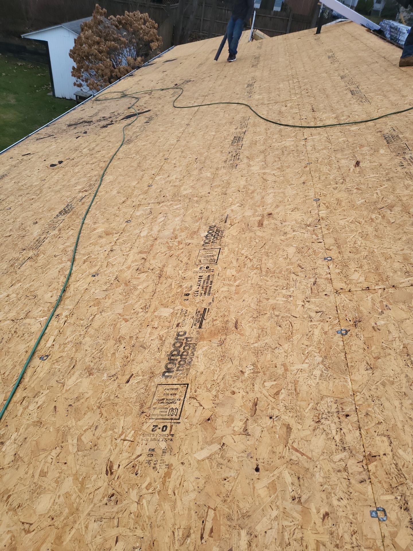 Atlas Pinnacle, Color: Oyster Shell, Drip Edge: White by Eagle Eye Roofing