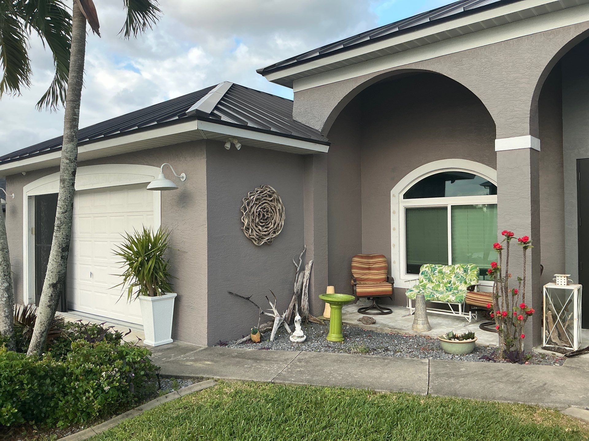6 Inch Seamless Gutters using K-Style Seamless Gutters in Cape Coral FL by Gutter Professors