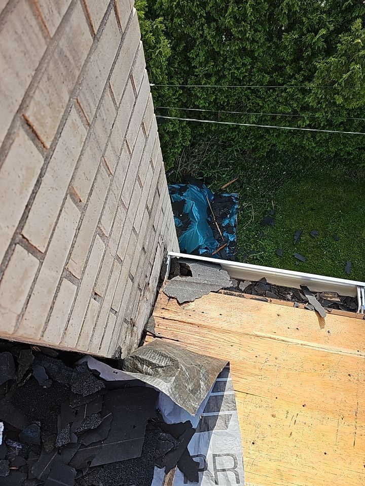 ATLAS PINNACLE COLOR: SUMMER STORM DRIP EDGE: WHITE by Eagle Eye Roofing