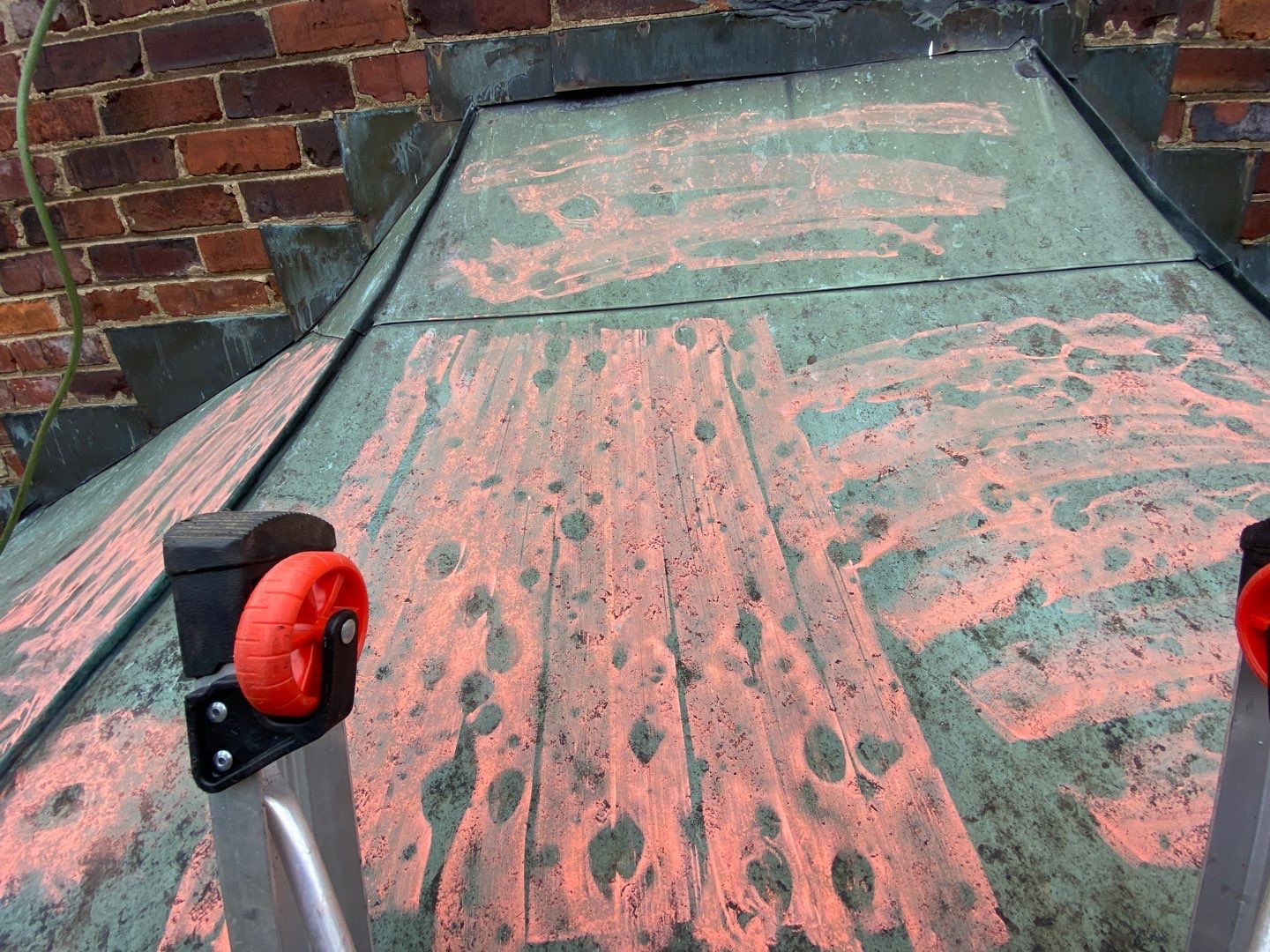 GAF Slateline Shingles with Copper Standing Seam and Flashings by Undersun Roofing 