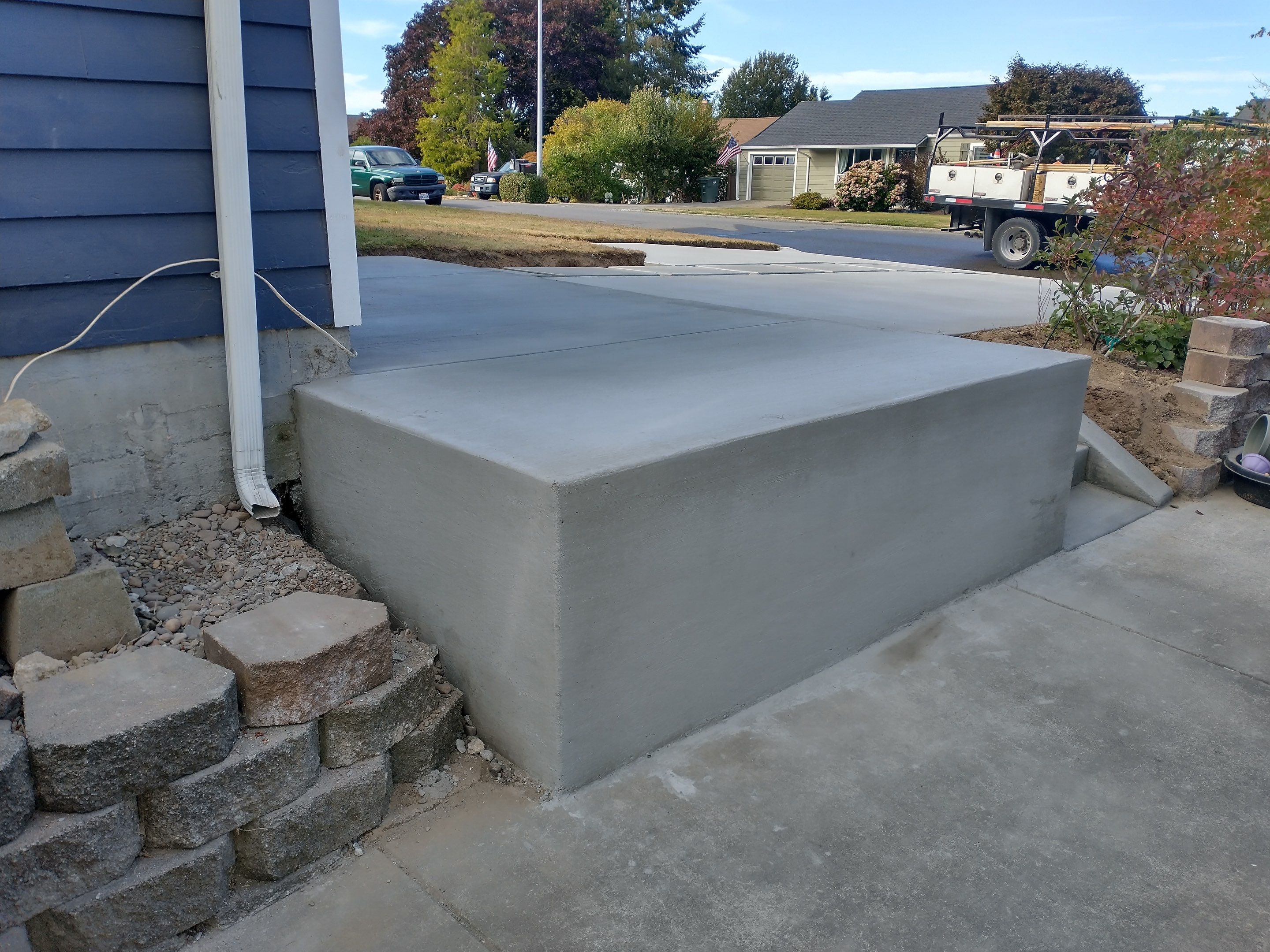 Custom Concrete walkway/Driveway Everett WA by Jireh Asphalt & Concrete Inc 