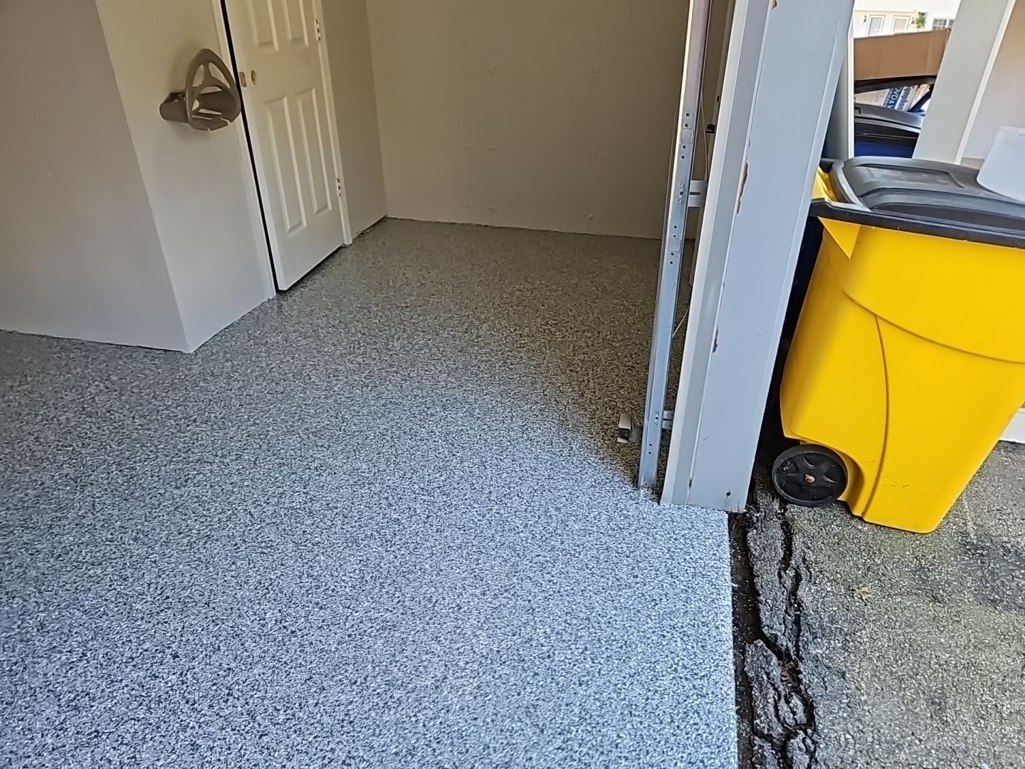 Garage in Nashua, NH 03063 by Symphony Concrete Coatings