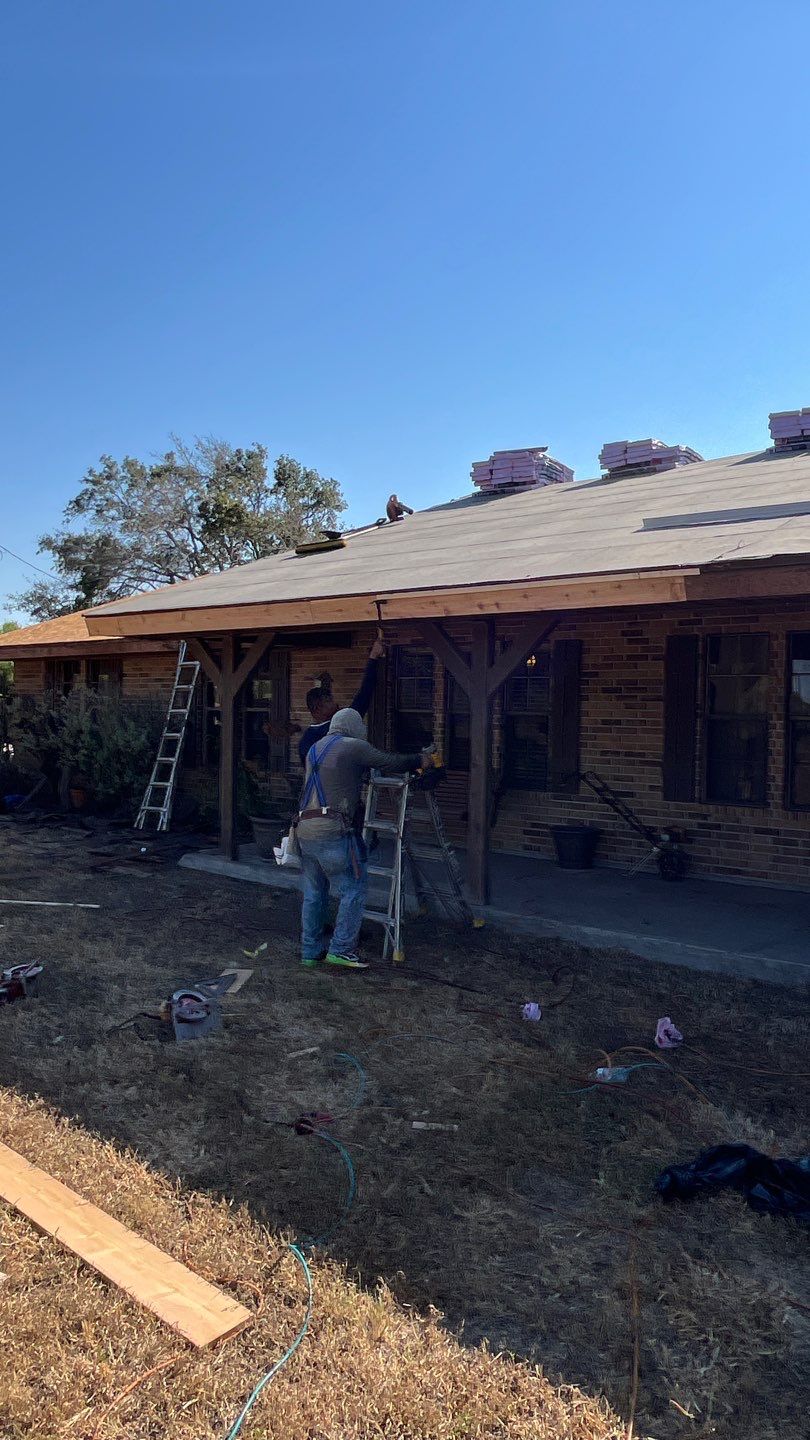 Country Roofing by Bayfront Roofing and Construction