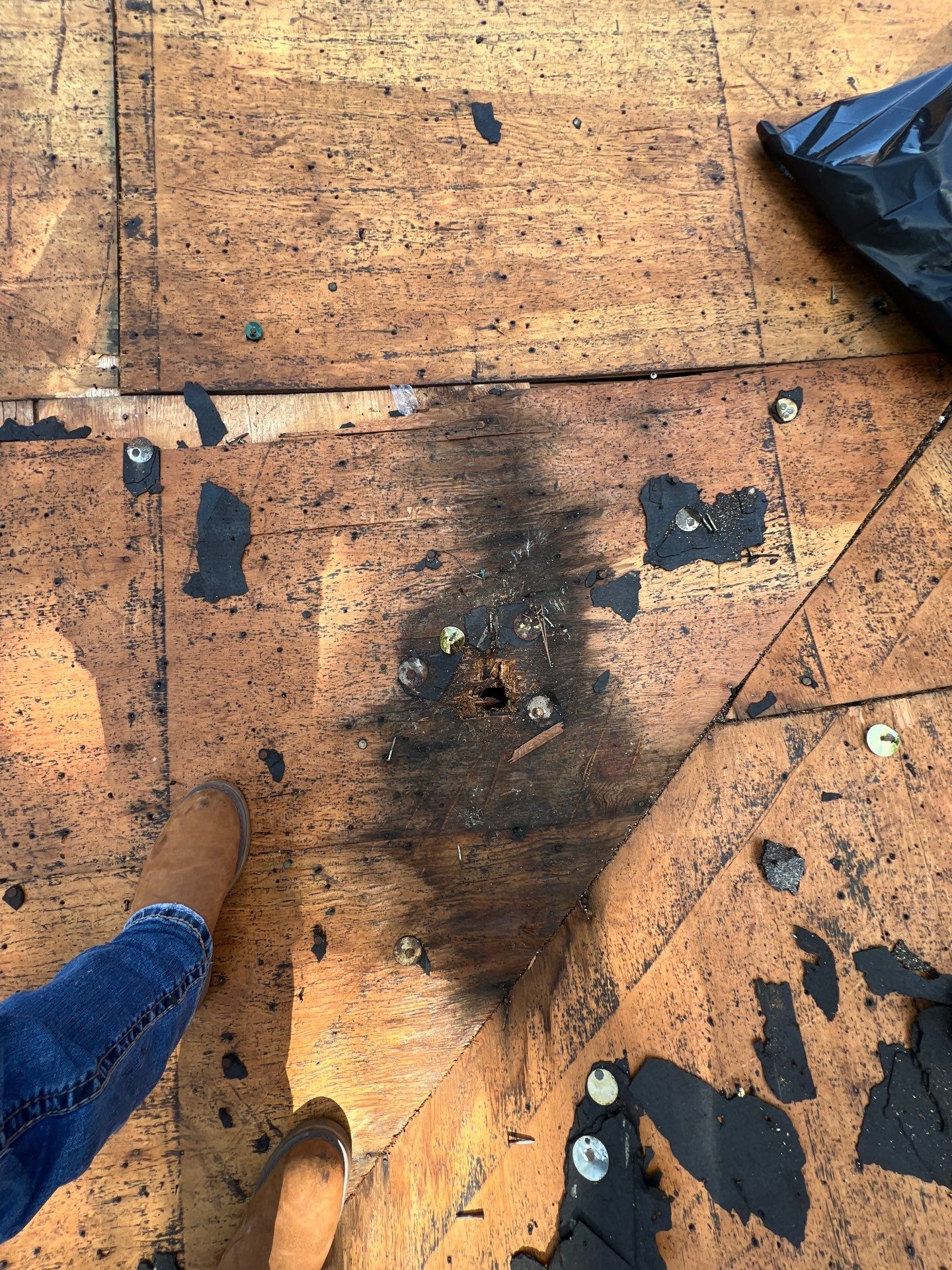 Residential Roofing Installation using Owen's Corning Duration (Lifetime) Shingles by Roof Repair Company