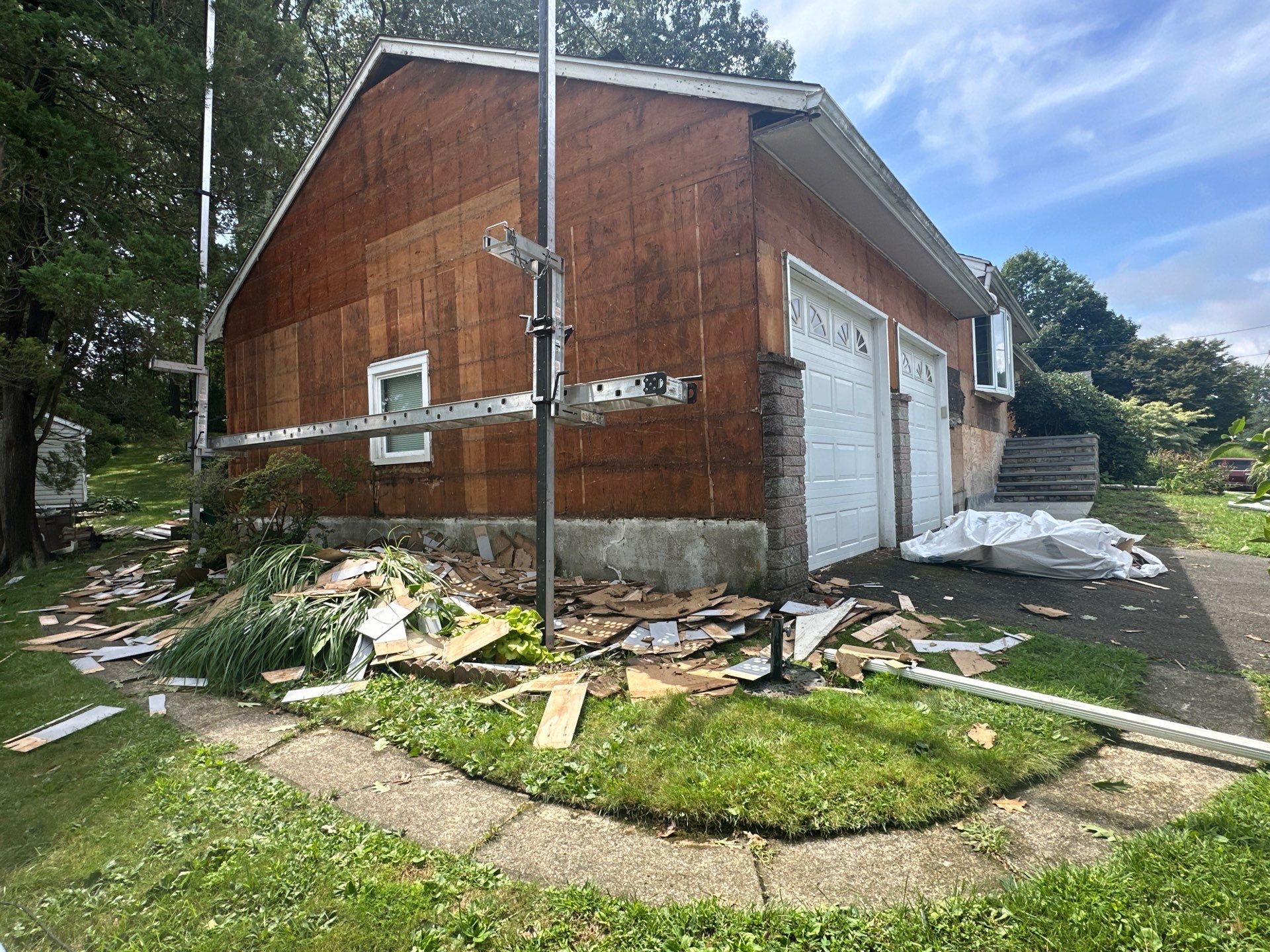 Siding Installation using CertainTeed Monogram Vinyl Siding - D4 - Granite Gray by A Plus Exterior