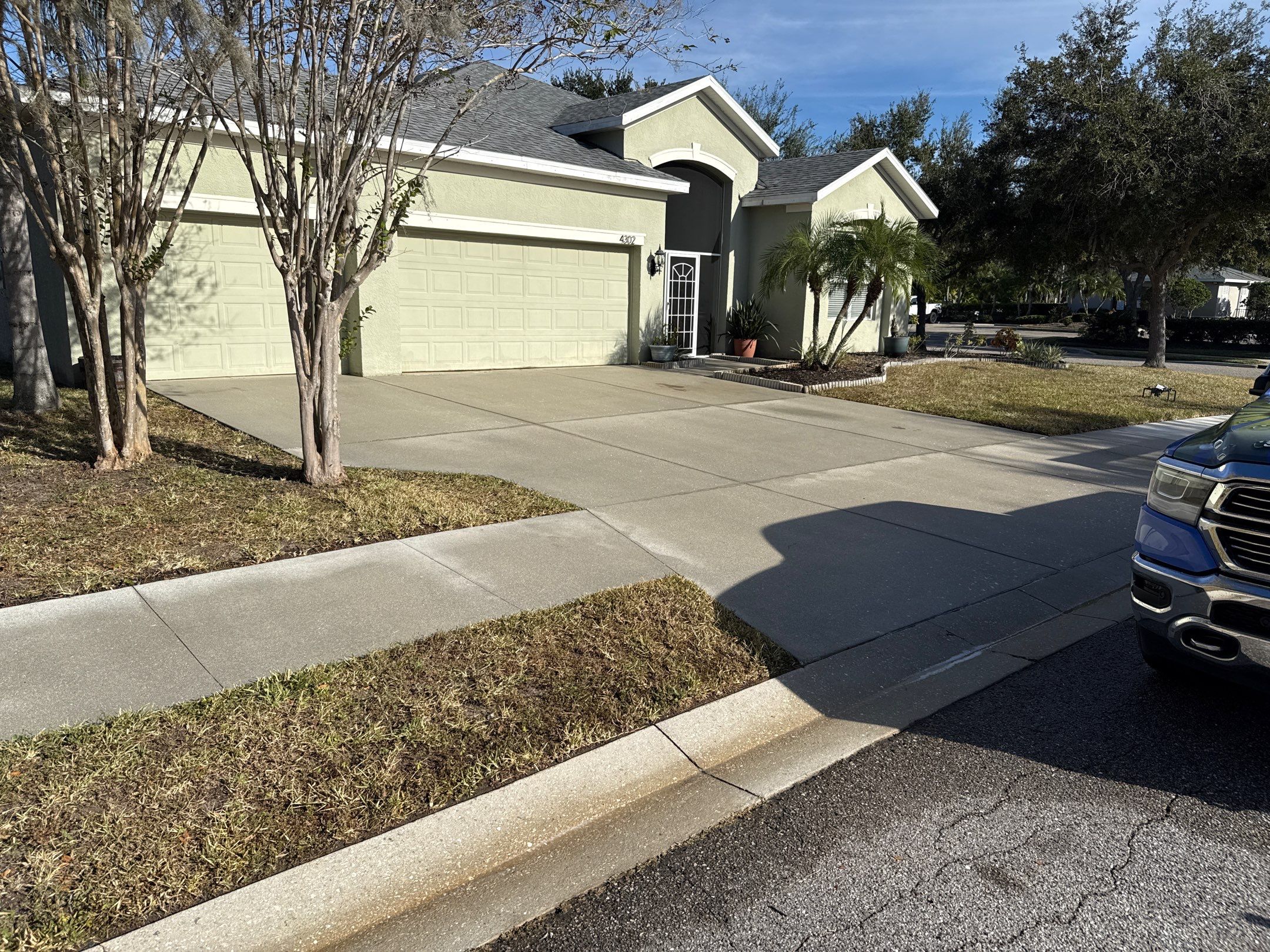 Driveway & Sidewalk Cleaning Transformation | Kingsfield Lakes, Parrish FL by Sunshine AquaWash
