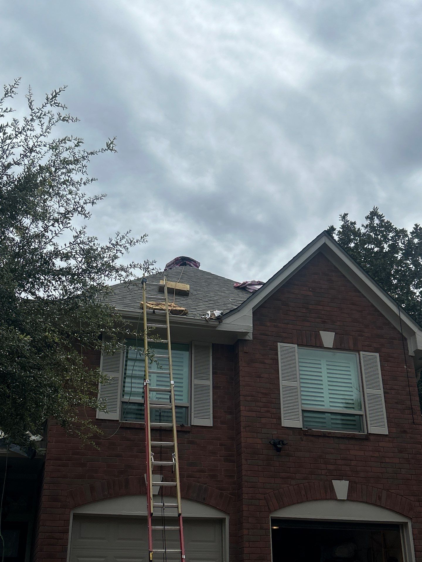 Residential Roofing Installation using Owen's Corning Duration (Lifetime) Shingles by Roof Repair Company