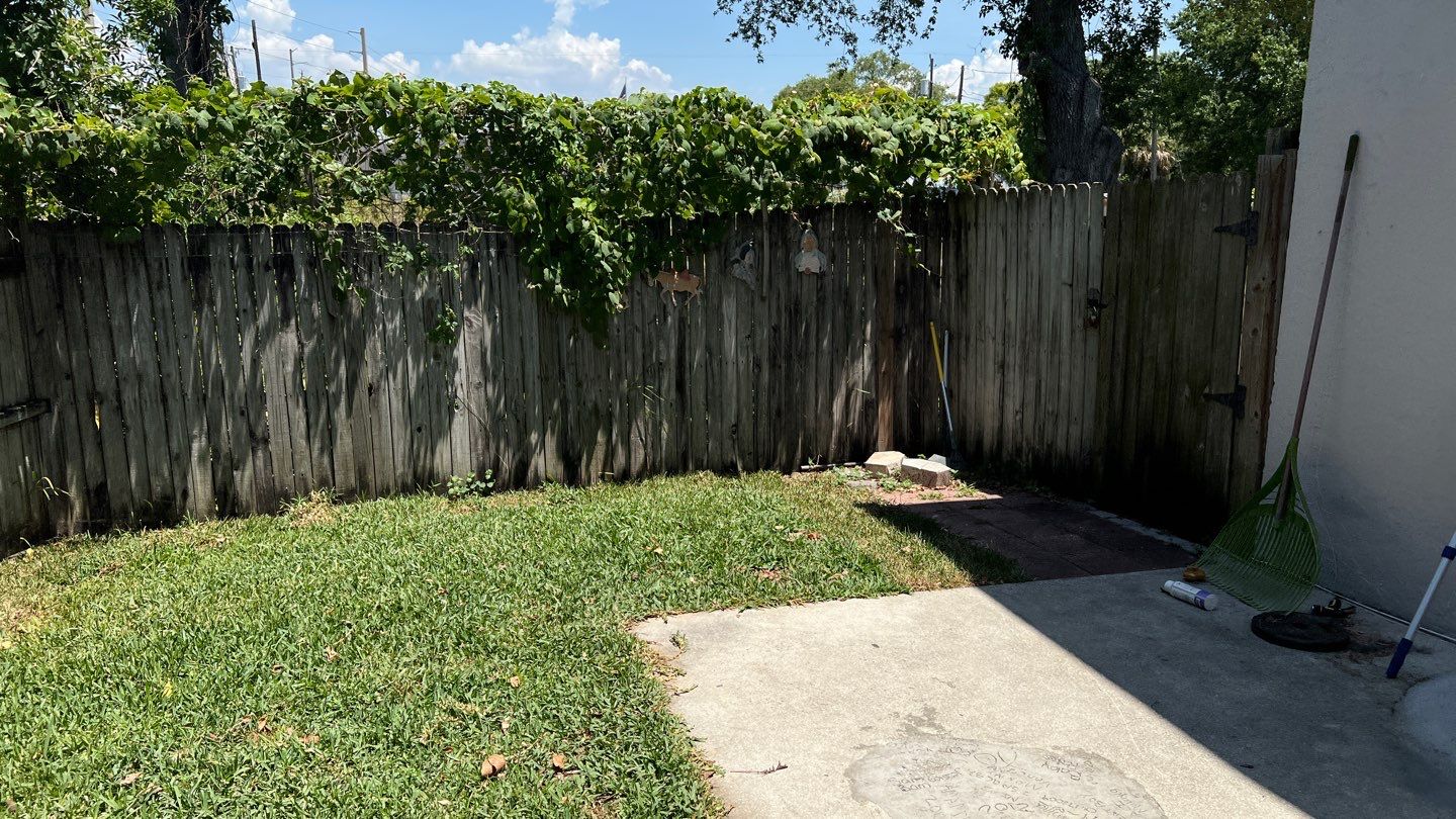 Bradenton, FL 6+2 White Vinyl Privacy Fence  by Asap fence and gates, LLC