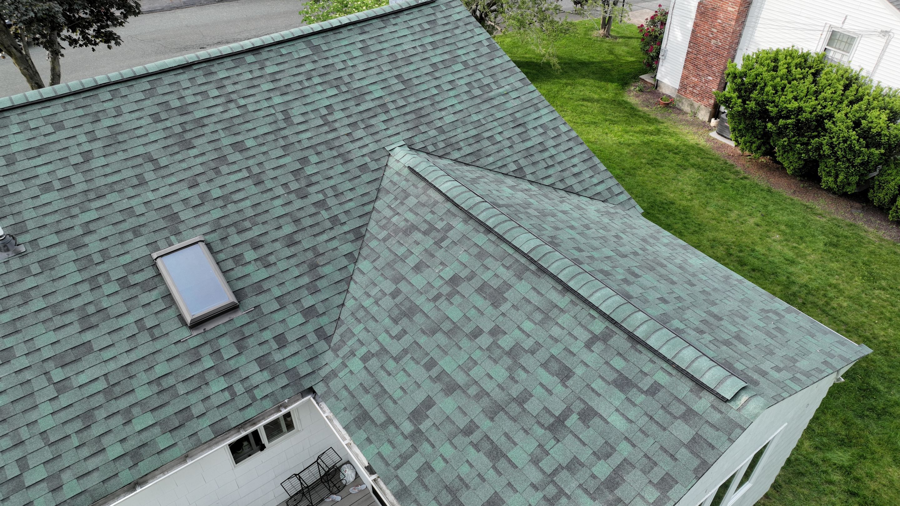 Full Roof Replacement in Saugus, MA – Owens Corning Duration, Chateau Green by JOHNNYS PRO