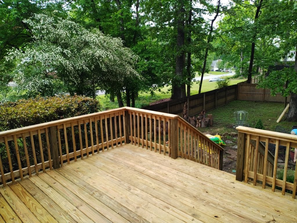 Oak Leaf Circle - Deck Installation  by Pillar and Pine