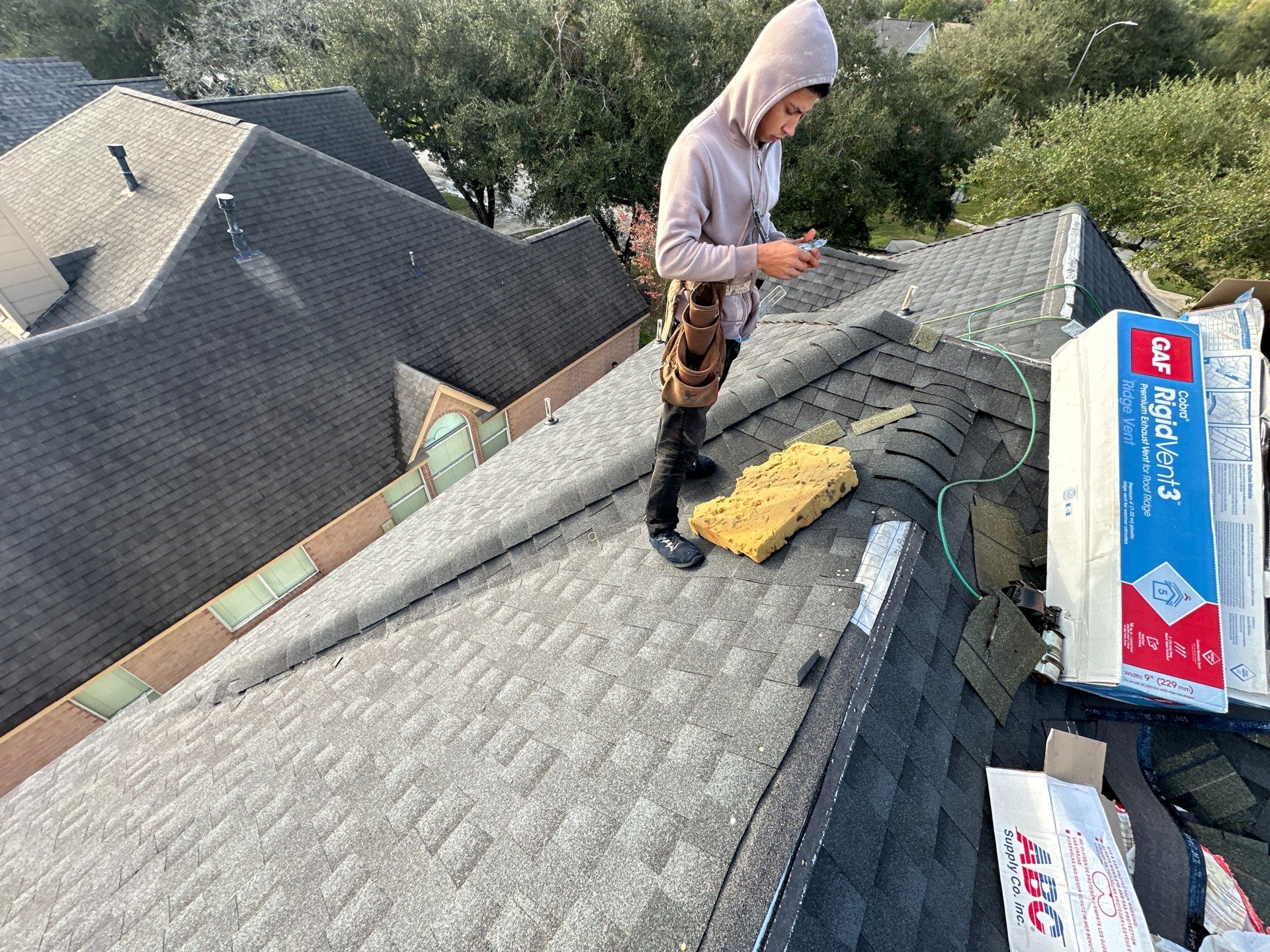 GAF HDZ CHARCOAL W/ PREMIUM RIDGE Z by Motion Roofing