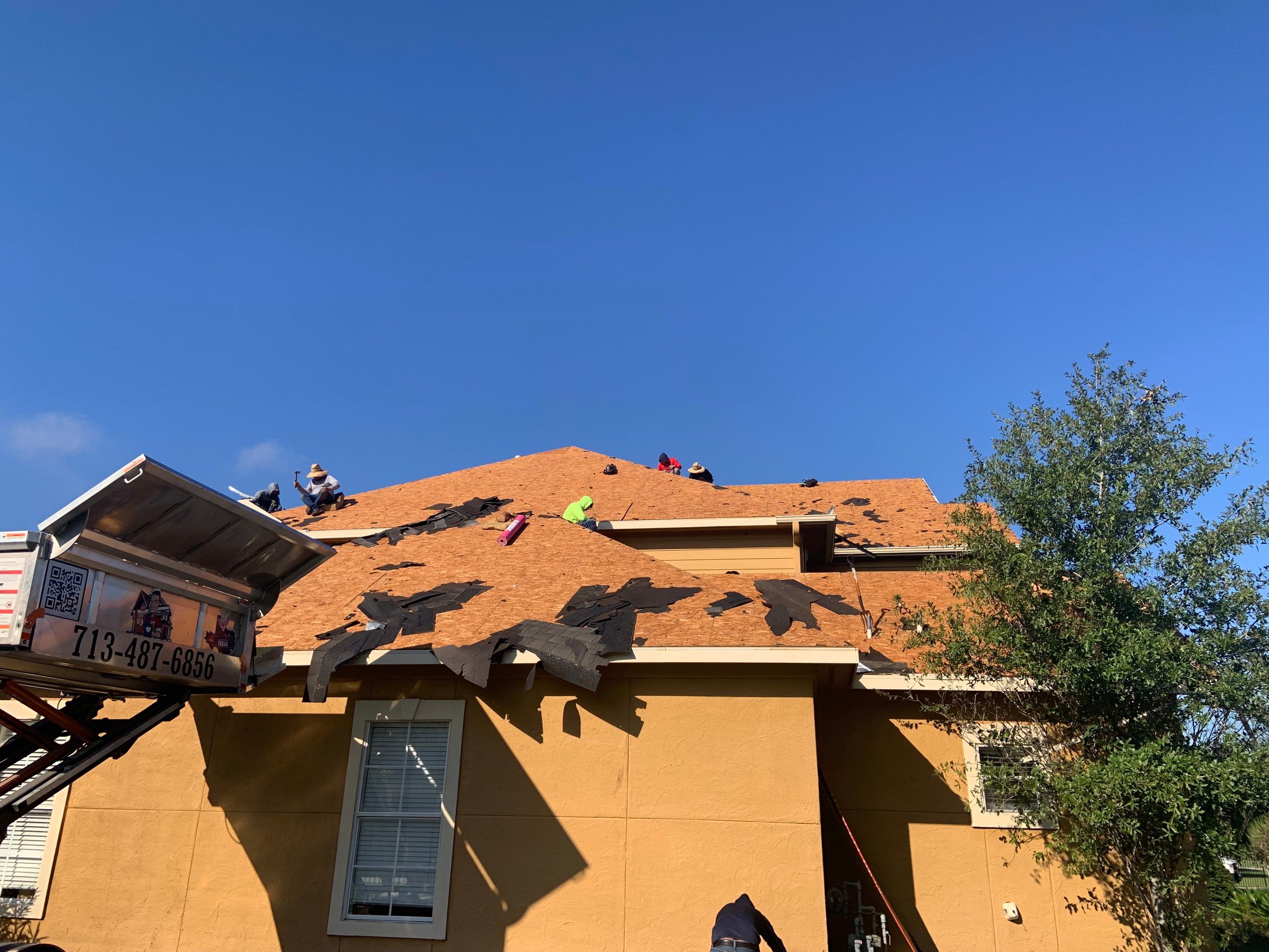 Residential Roofing Installation using Owen's Corning Duration (Lifetime) Shingles by Roof Repair Company