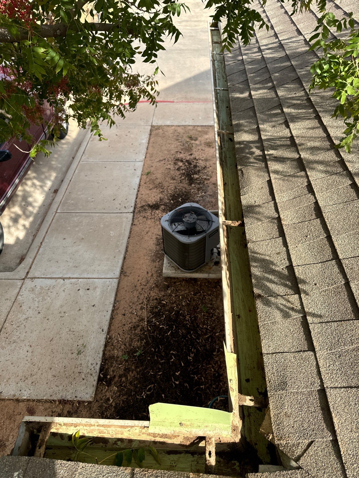 Commercial gutter cleaning Las Cruces, NM after photo with clean gutters