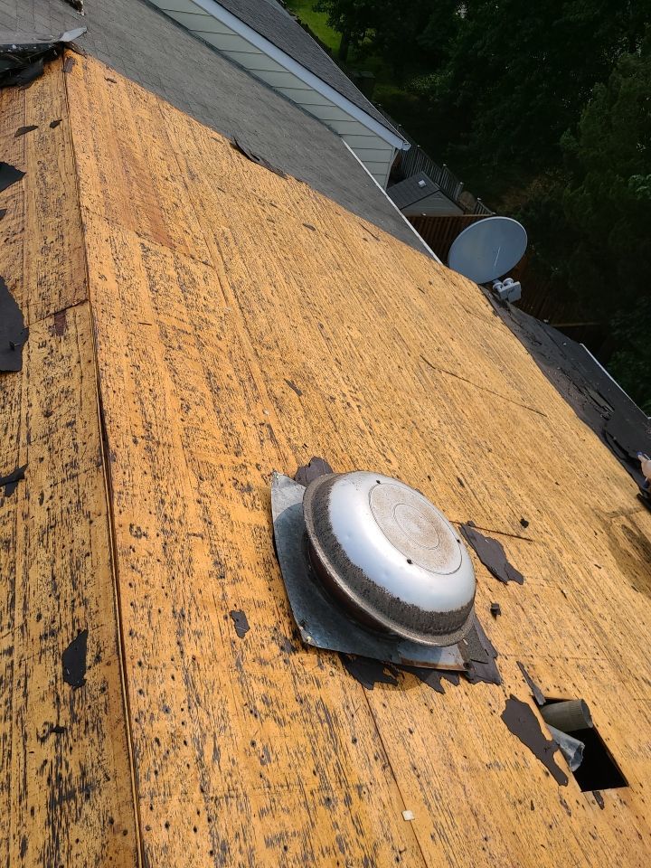 Alexandria - Certainteed Landmark Weathered Wood Shingles by RM Banning, Inc.