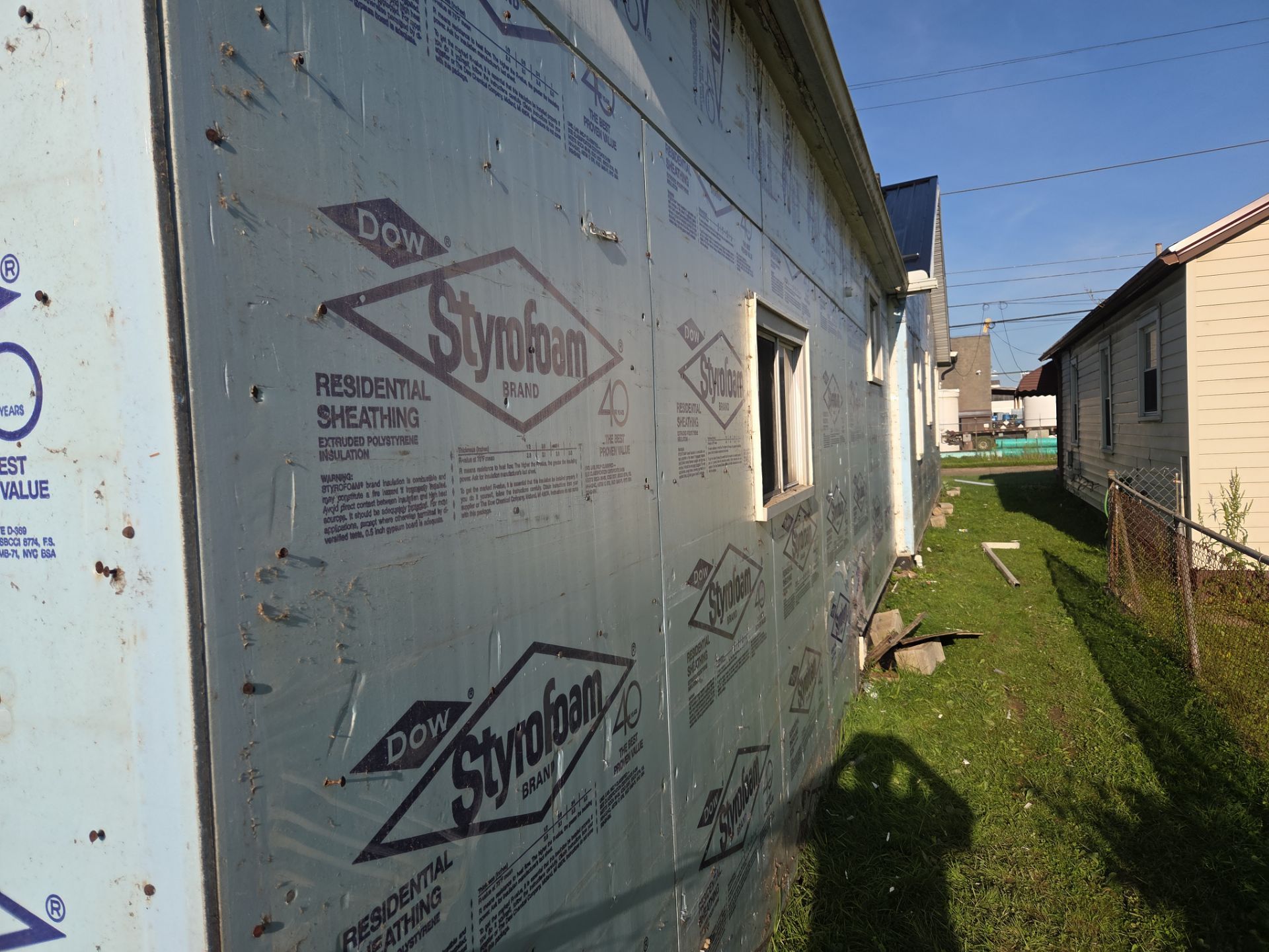 Complete Vinyl Siding Replacement in Huntington by Mr. Roofer