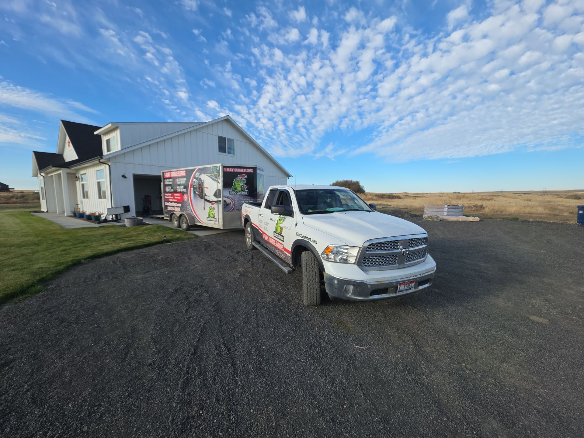Polyaspartic Garage Floor Coating With Slate Hybrid Flake in Davenport by Croc Coatings, LLC