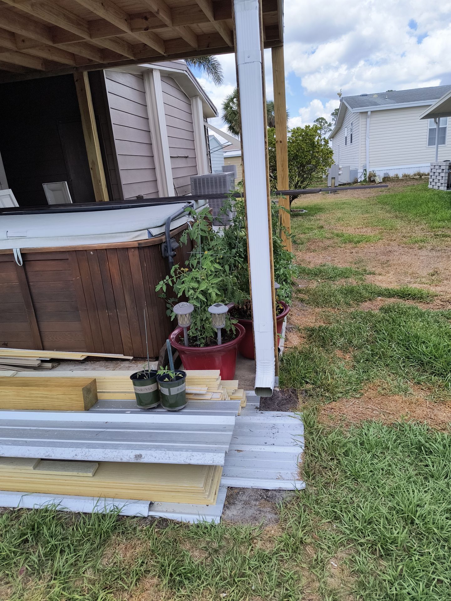 6 Inch Seamless Gutters using 3X4 Elbow Downspout in Venice FL by Gutter Professors