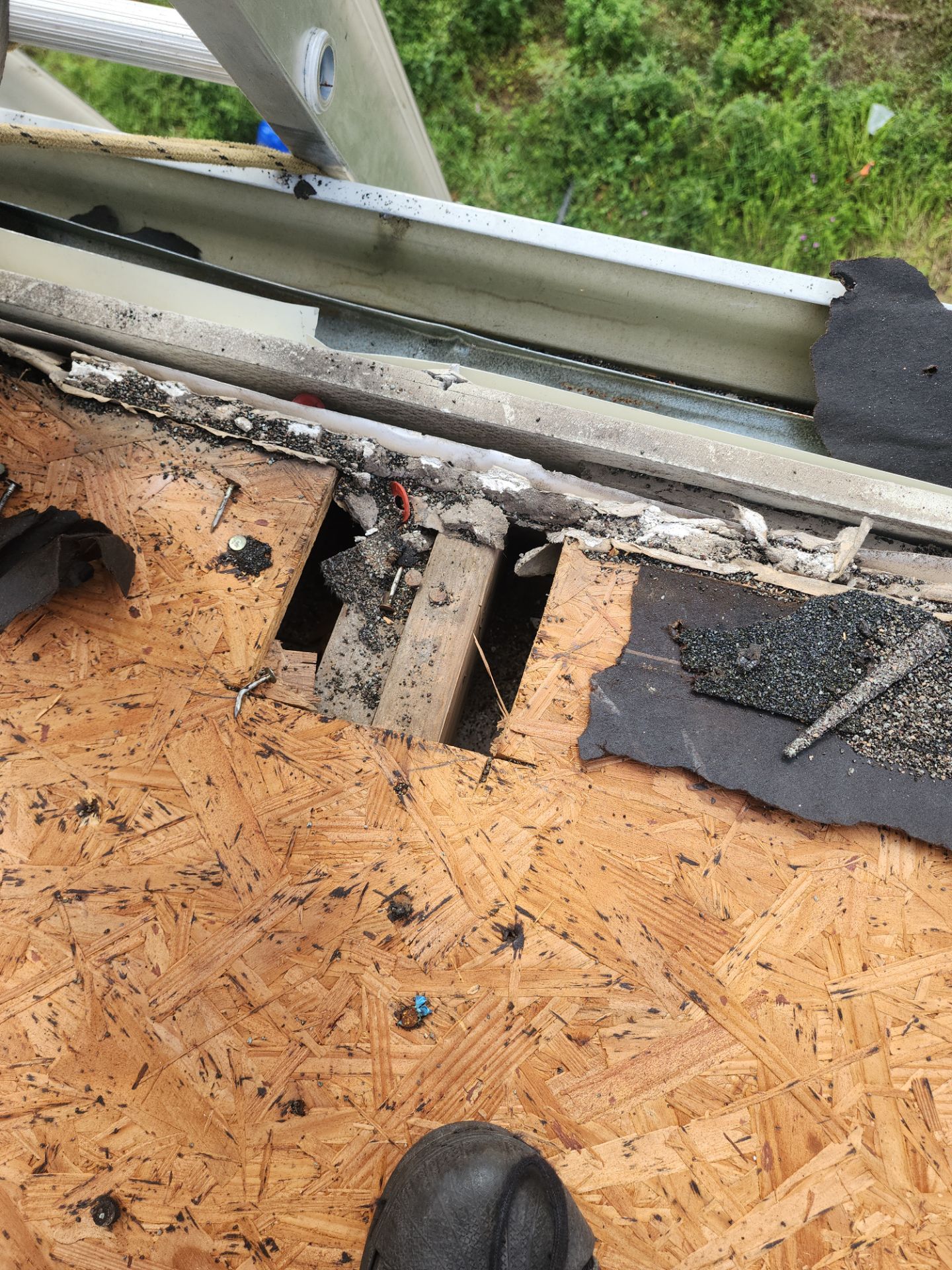 Residential Roofing Installation using Owen's Corning Duration (Lifetime) Shingles by Roof Repair Company