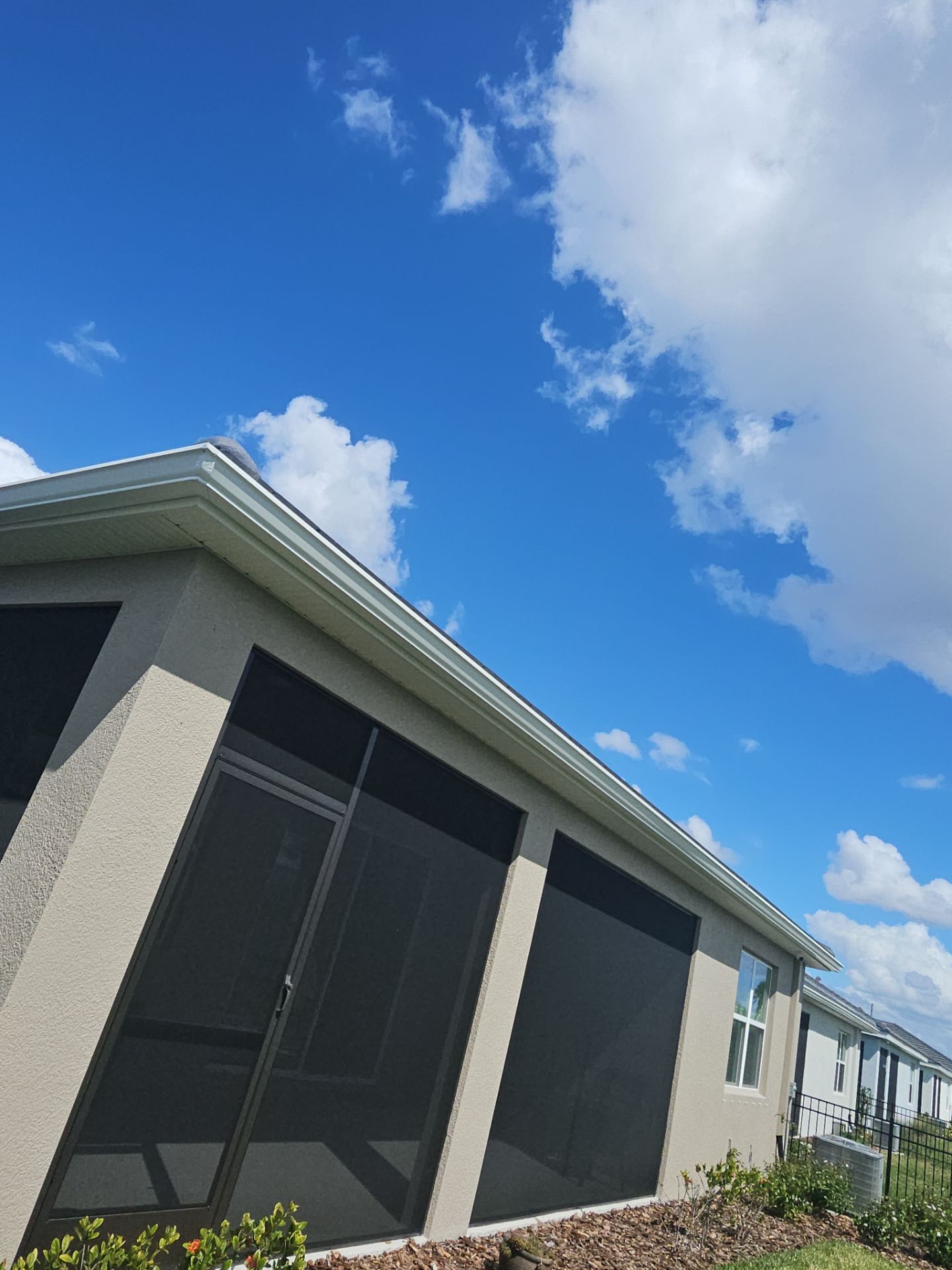 6 Inch Seamless Gutters using 6 Inch Seamless Gutters in Lakewood Ranch FL by Gutter Professors