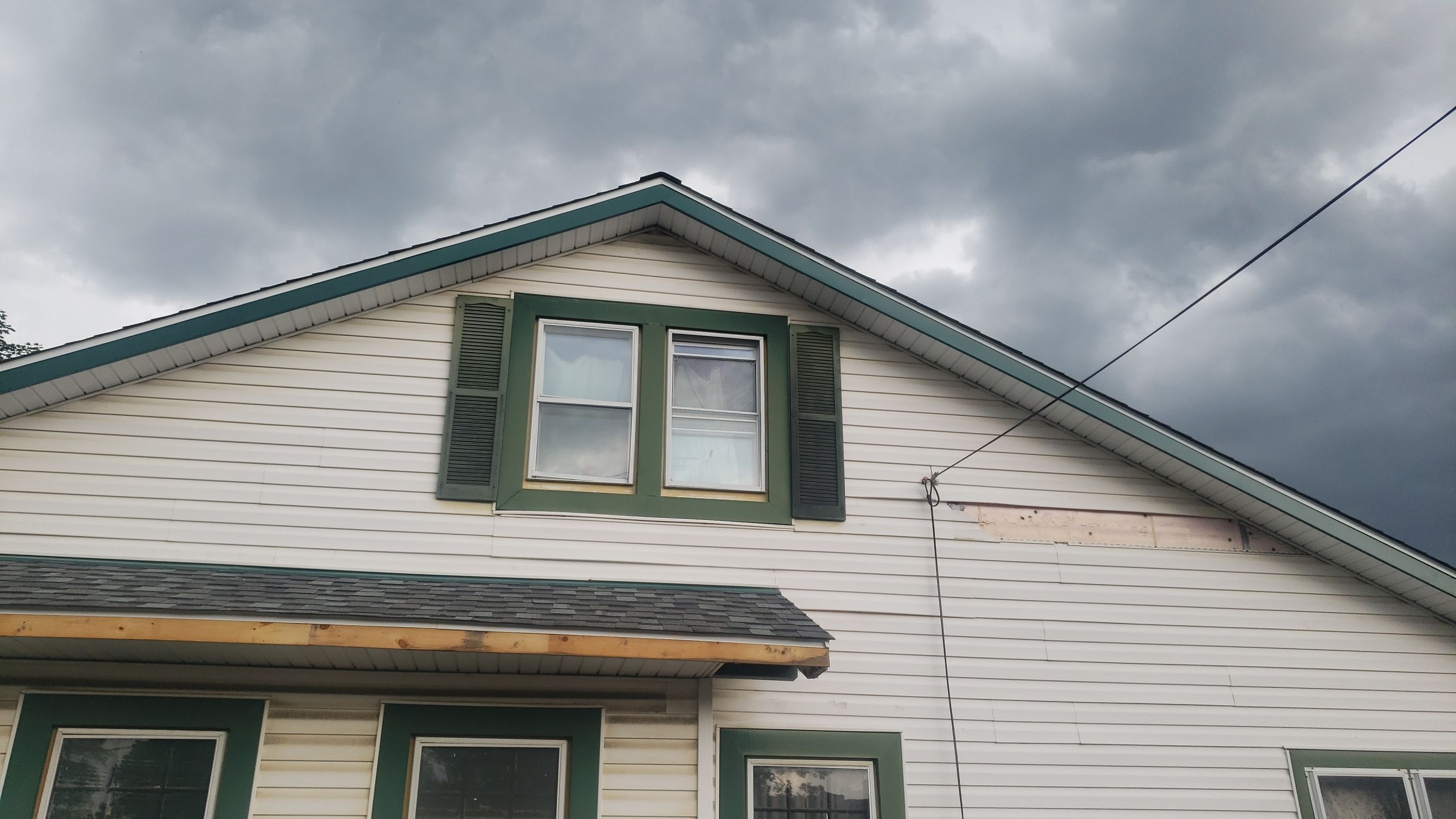 ATLAS PINNACLE COLOR: COASTAL GRANITE DRIP EDGE: WHITE by Eagle Eye Roofing