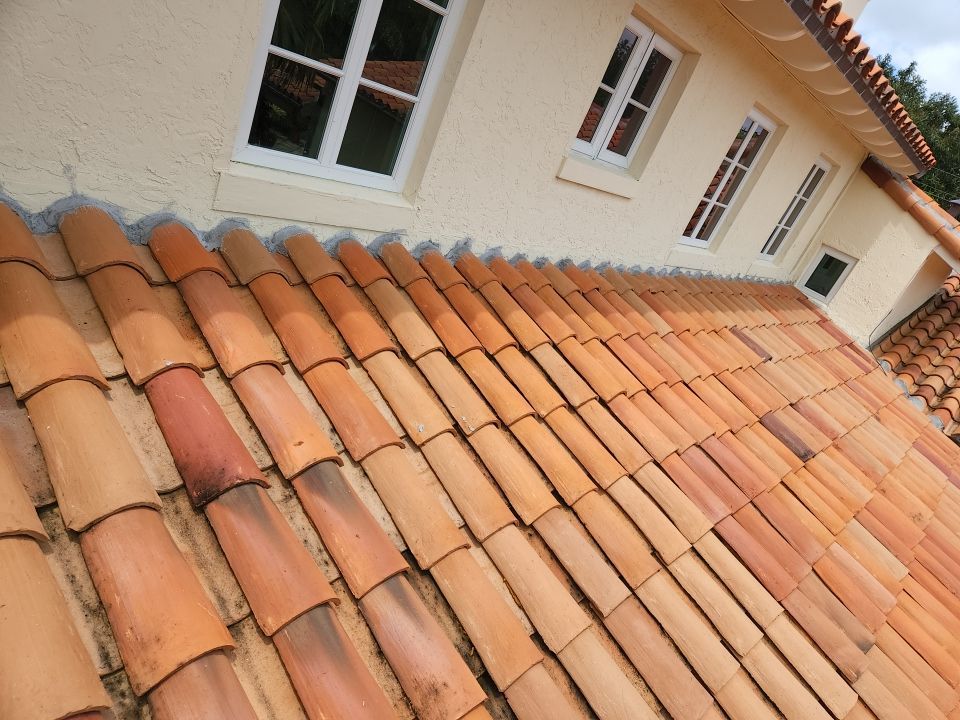 Granada Handmade Barrel Tile - Flashed Blend by Istueta Roofing